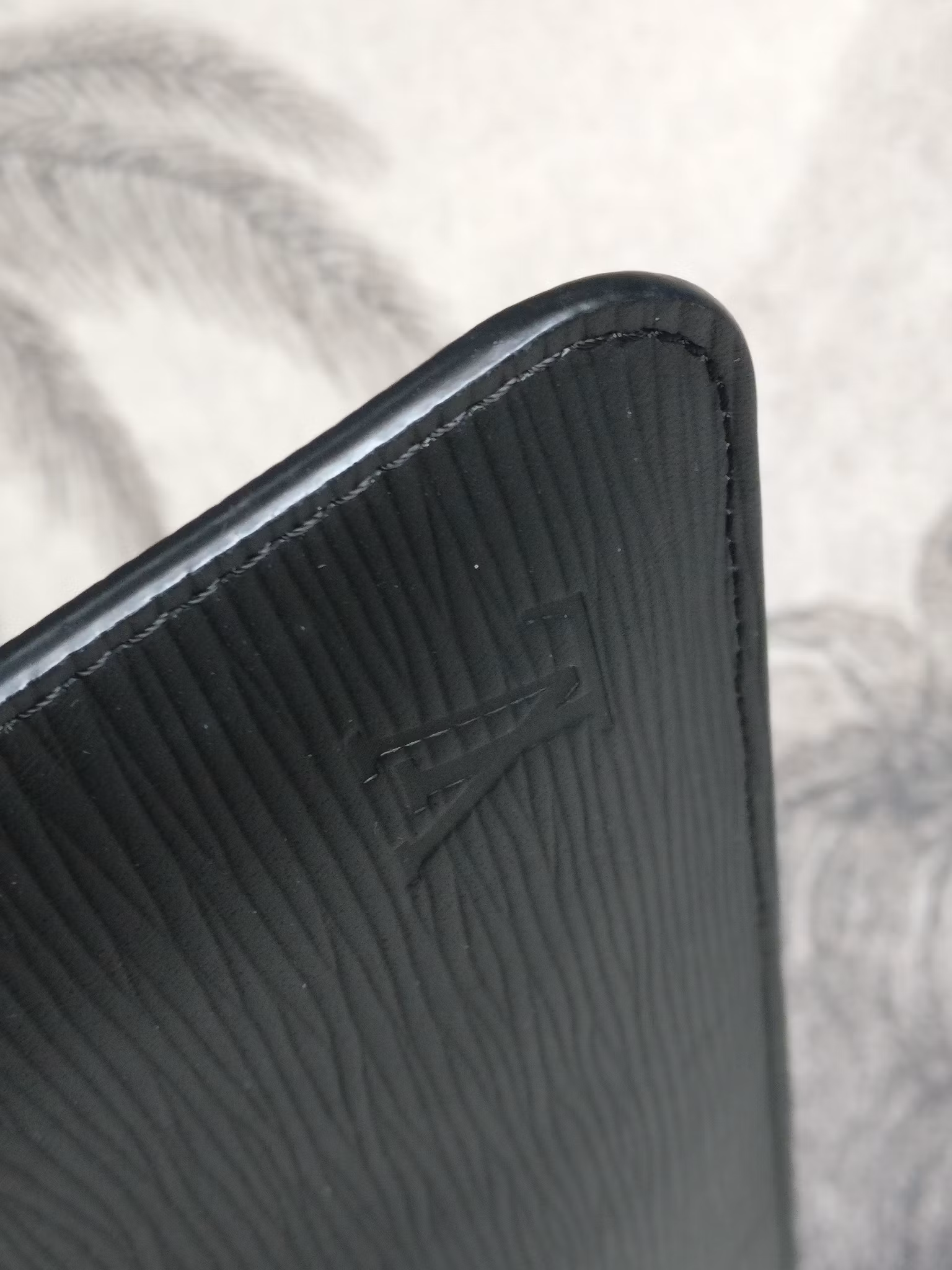 Louis Vuitton Neverfull MM epi clutch