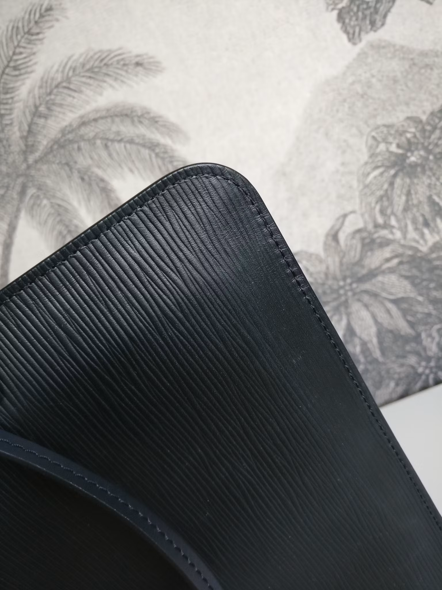 Louis Vuitton Neverfull MM epi clutch