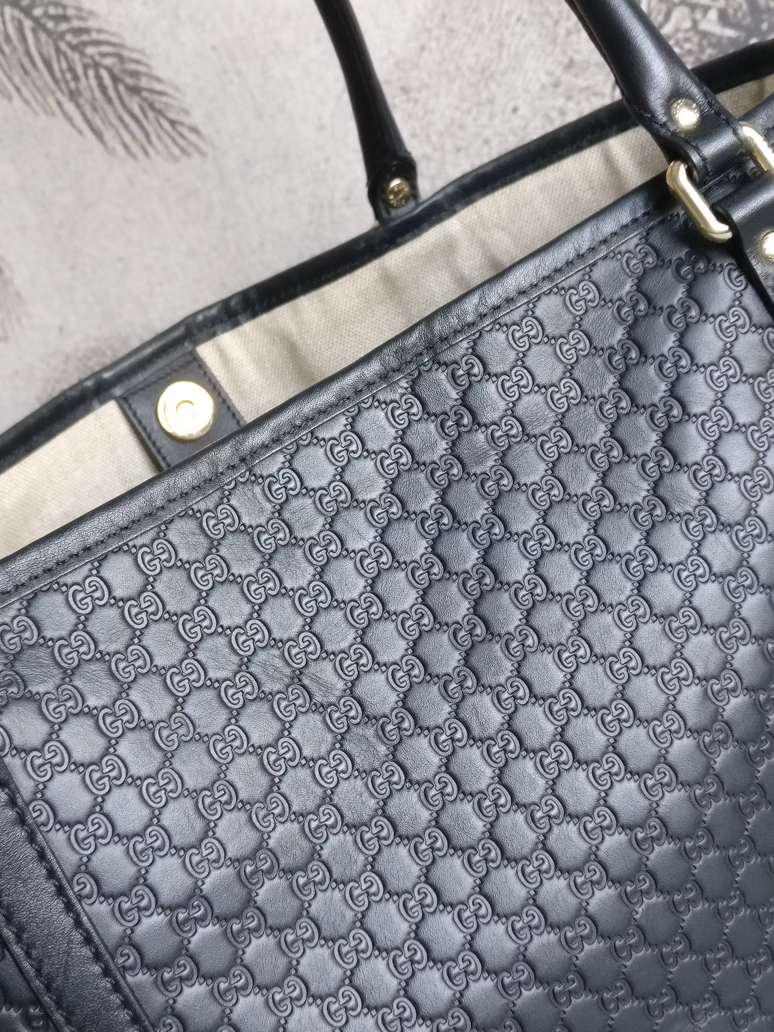 Gucci Microguccissima leather tote