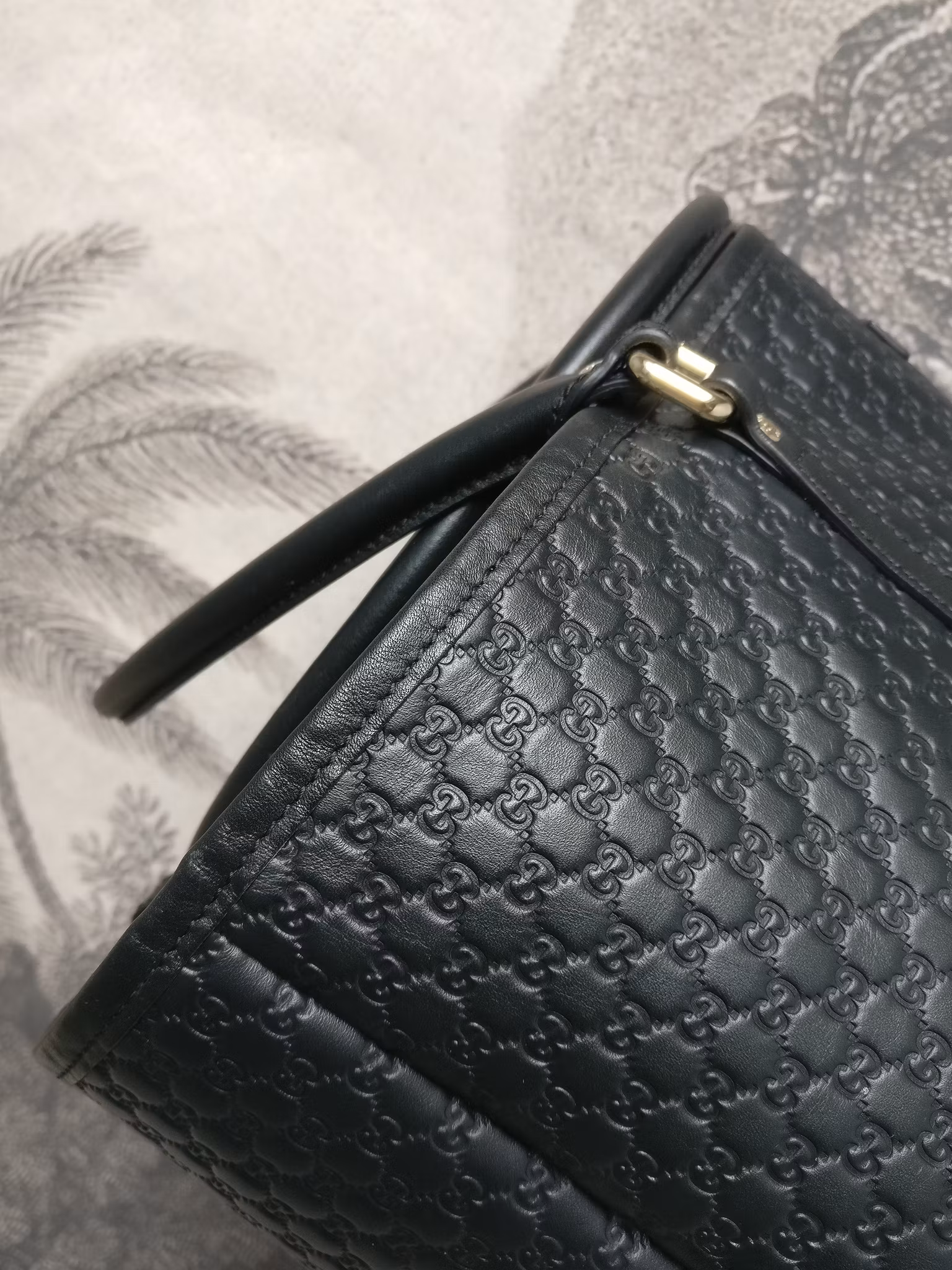 Gucci Microguccissima leather tote