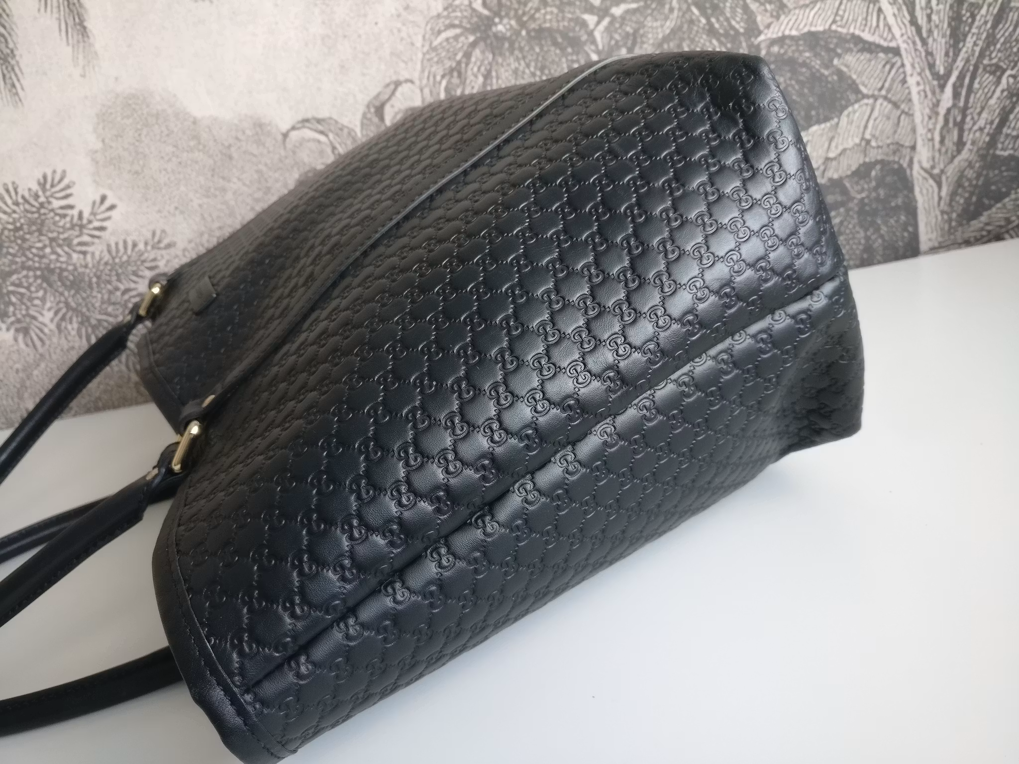 Gucci Microguccissima leather tote