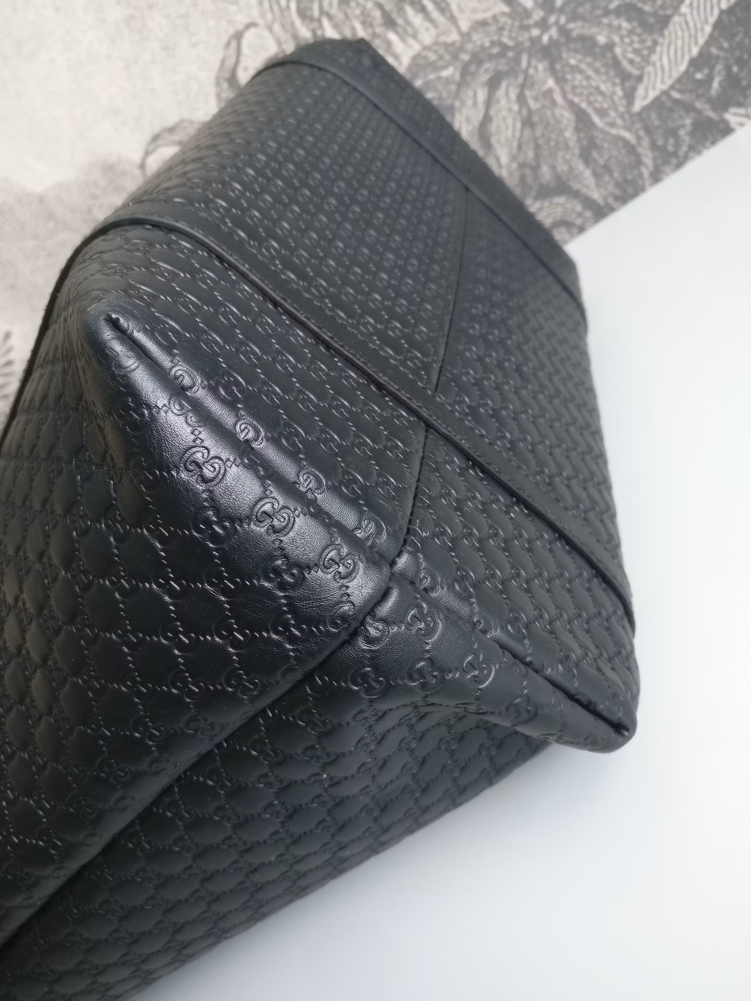 Gucci Microguccissima leather tote