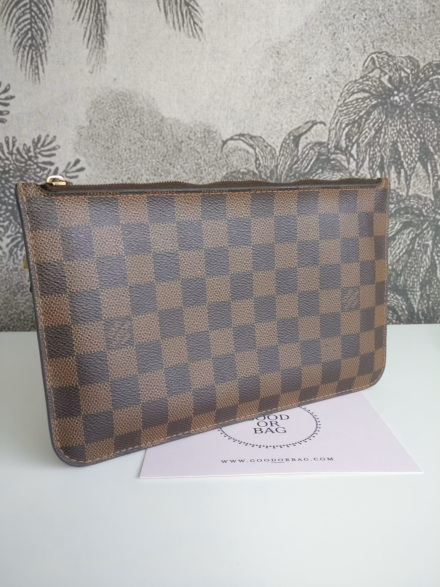 Louis Vuitton Neverfull MM clutch