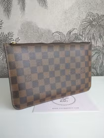 Louis Vuitton Neverfull MM clutch