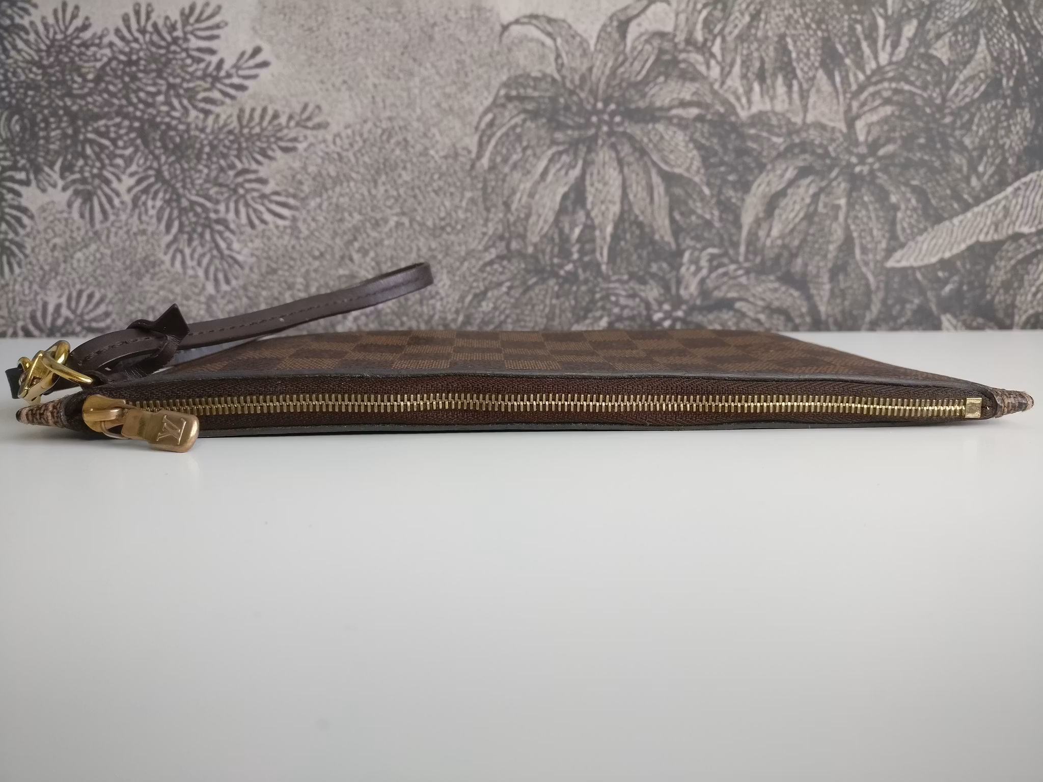 Louis Vuitton Neverfull MM clutch