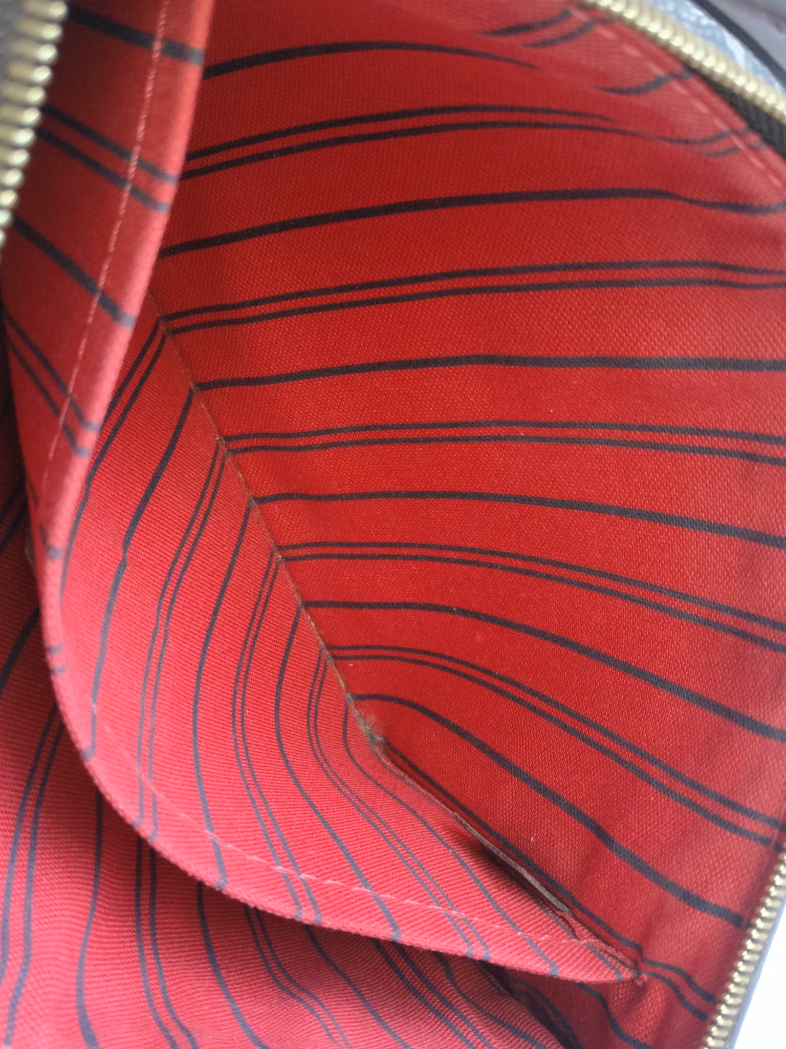 Louis Vuitton Neverfull MM clutch