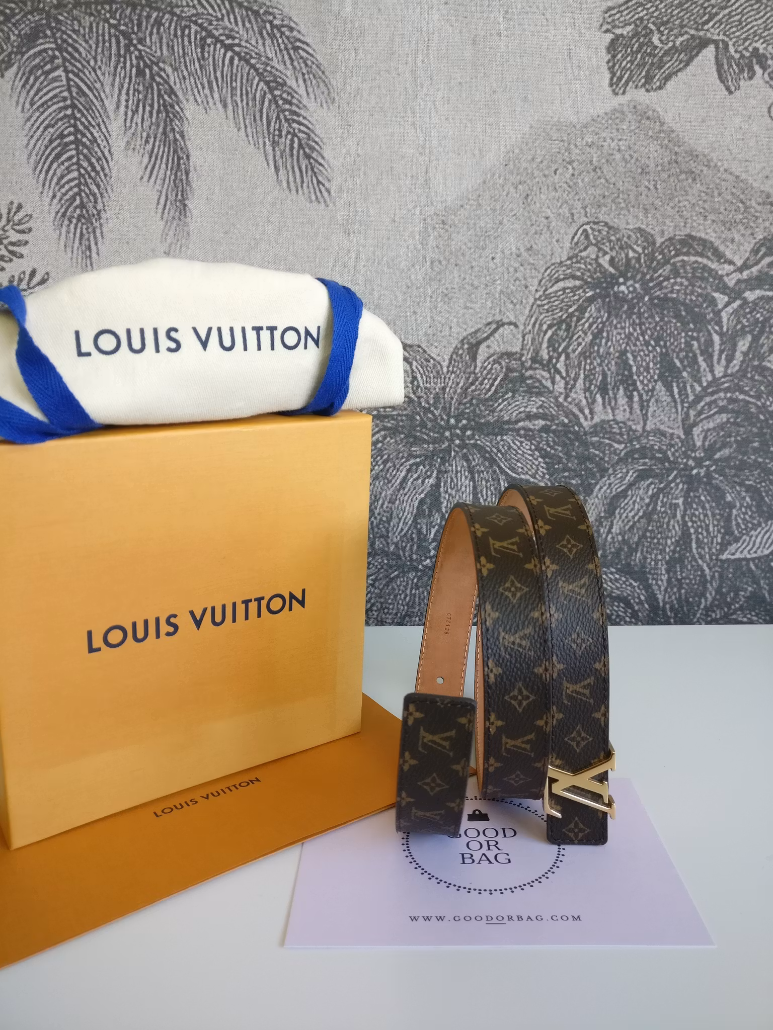 Louis Vuitton Mini Monogram Initiales belt