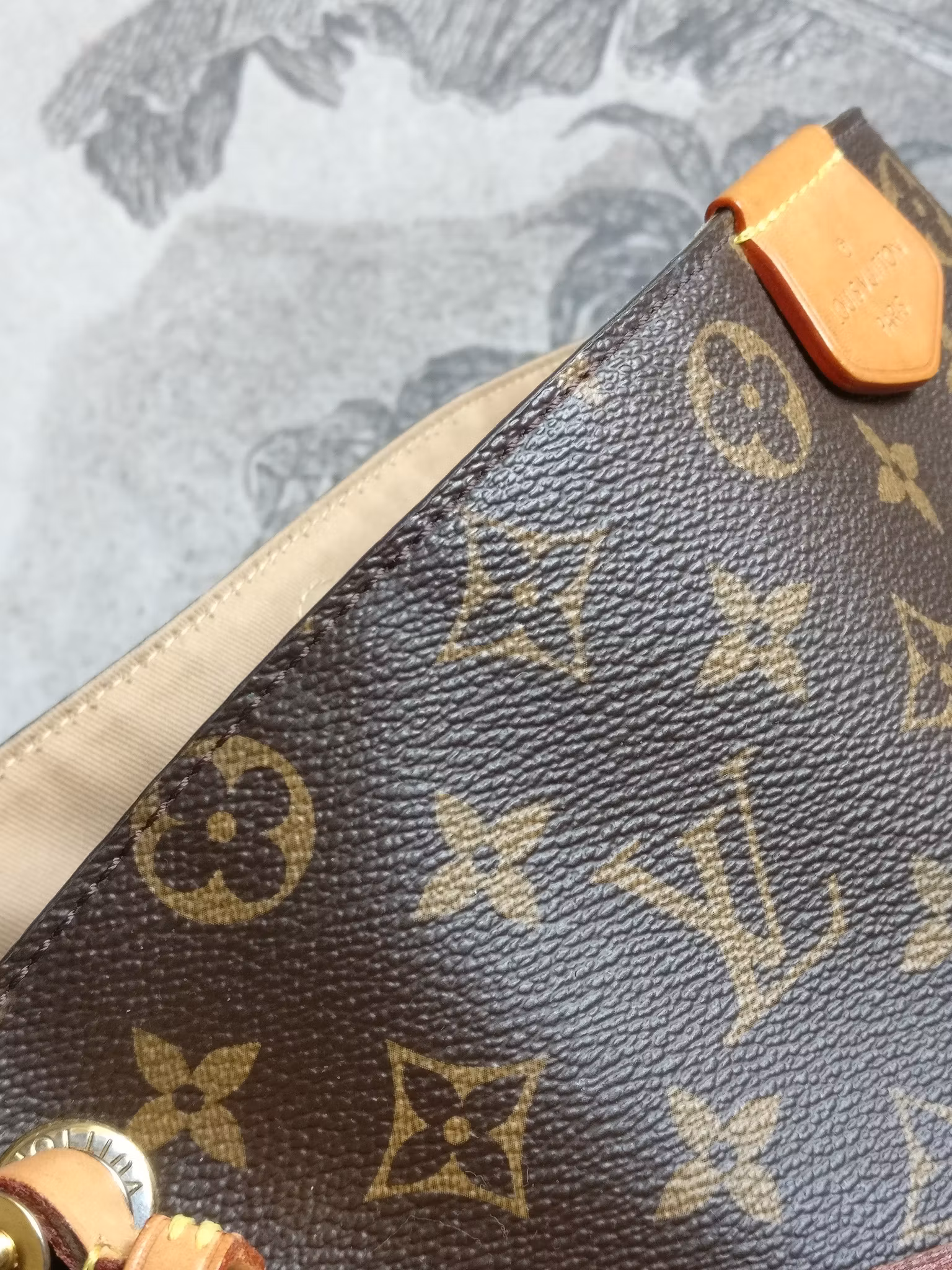Louis Vuitton Graceful PM