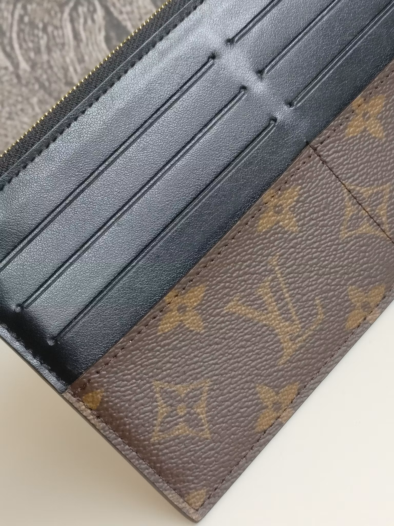 Louis Vuitton Slim Purse monogram noir