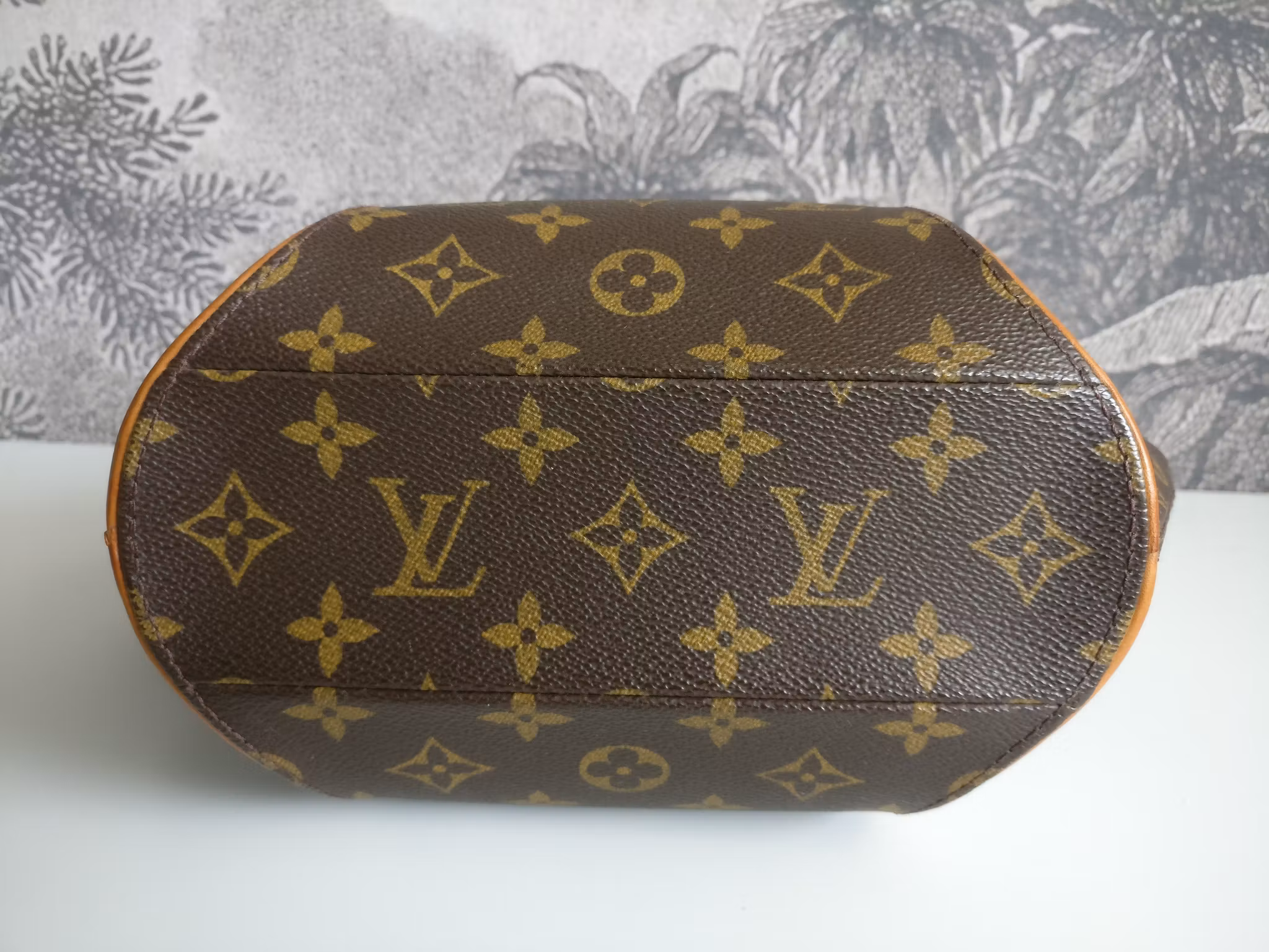 Louis Vuitton Ellipse PM