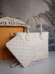 Louis Vuitton Neverfull Stardust empreinte
