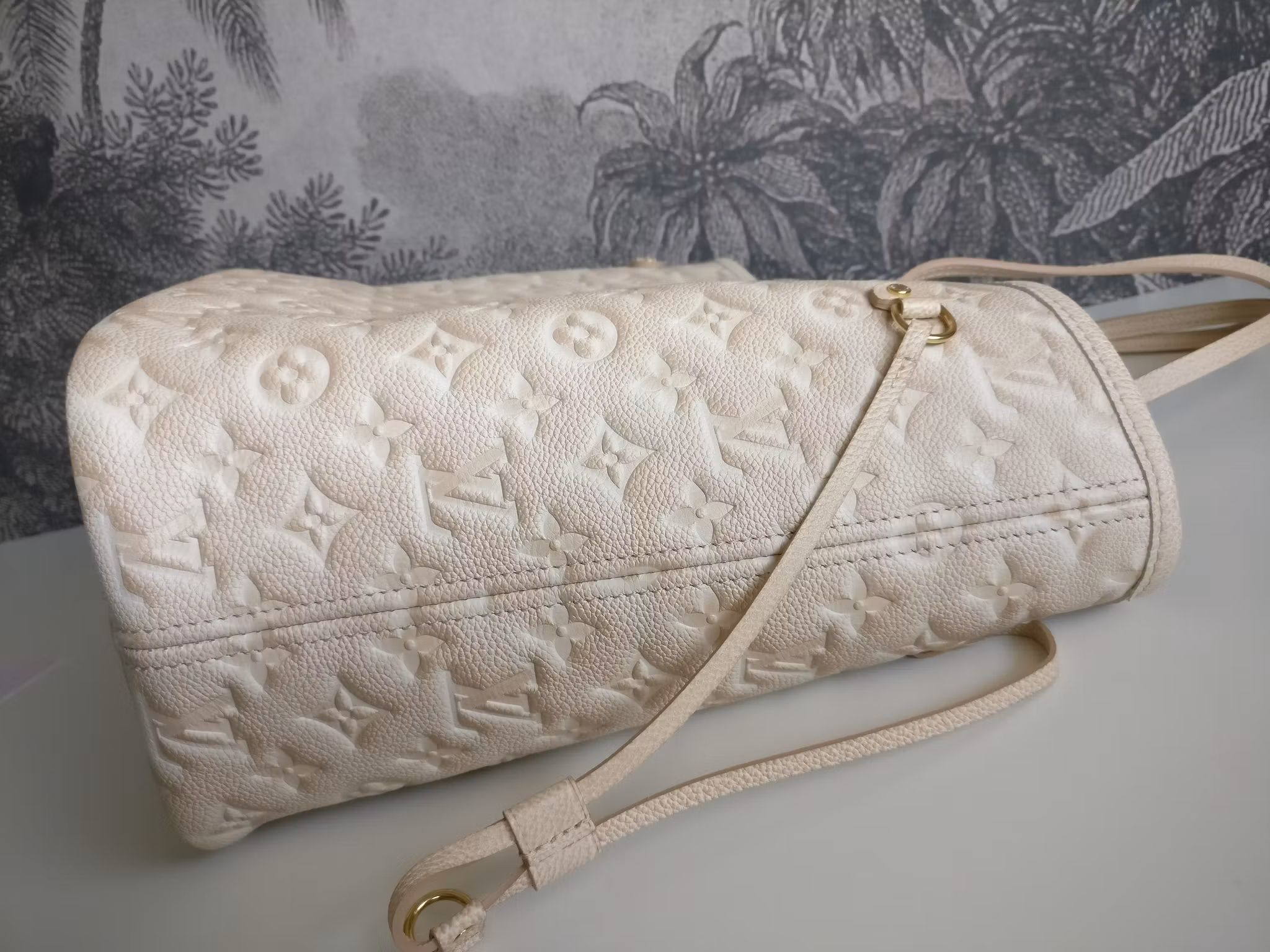 Louis Vuitton Neverfull Stardust empreinte