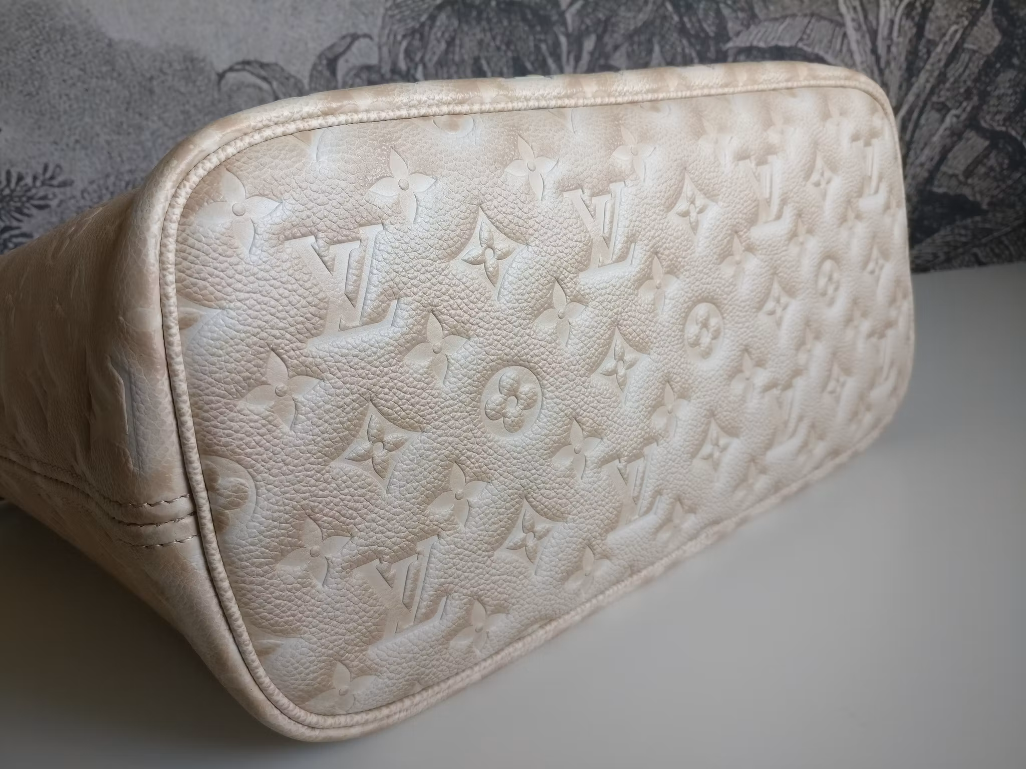 Louis Vuitton Neverfull Stardust empreinte