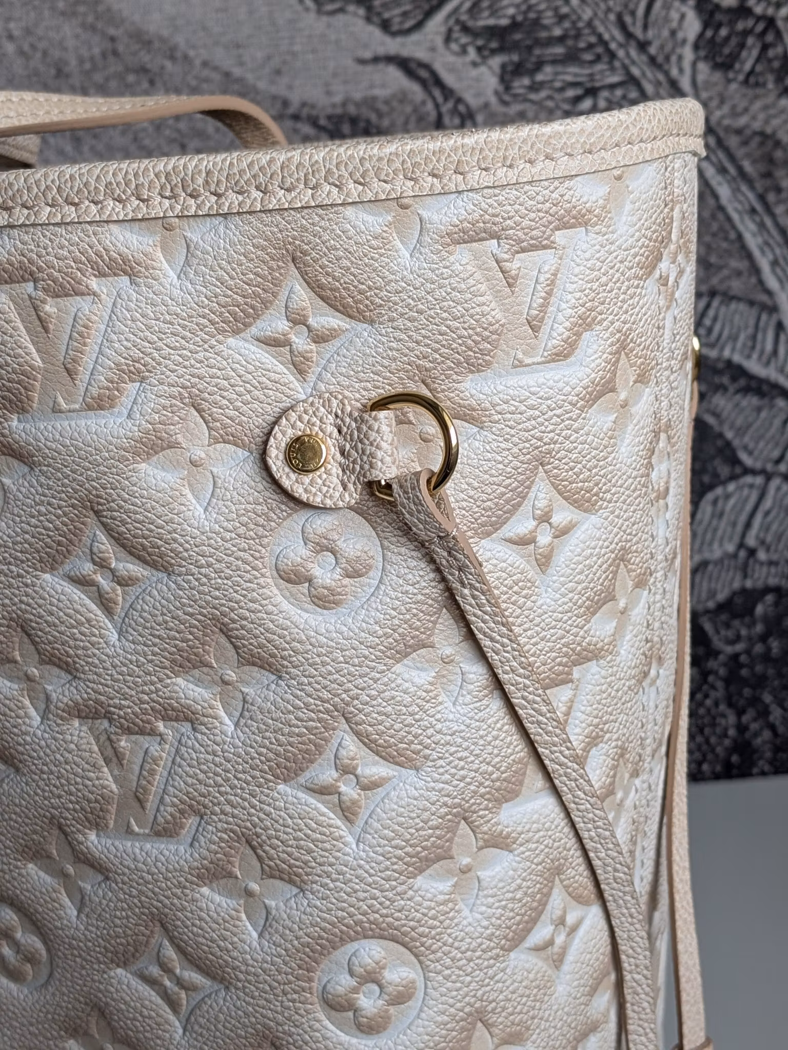 Louis Vuitton Neverfull Stardust empreinte
