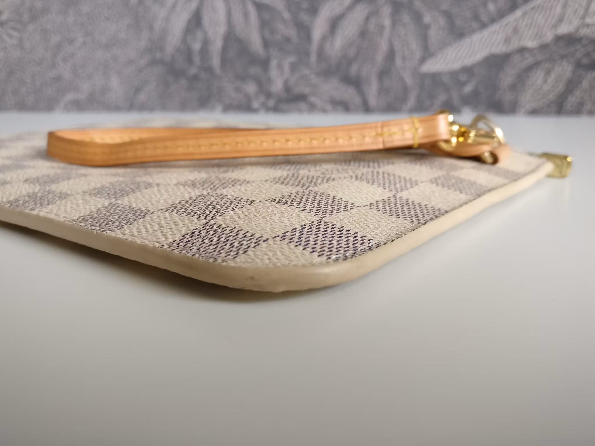 Louis Vuitton Neverfull MM/GM clutch