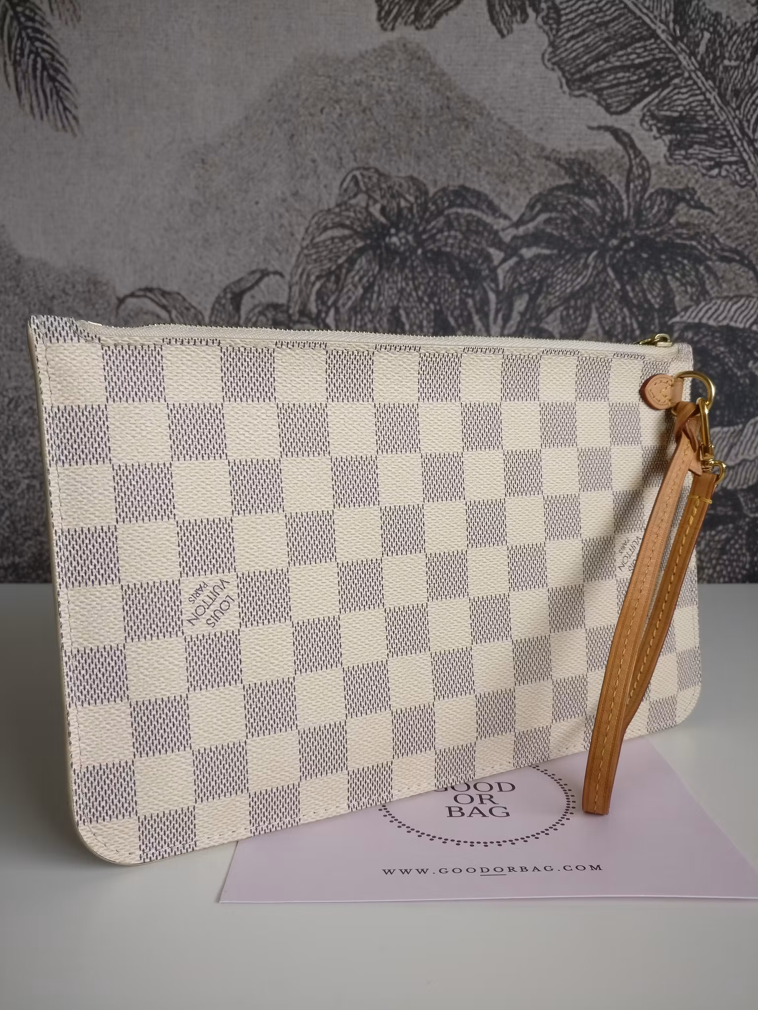 Louis Vuitton Neverfull MM/GM clutch