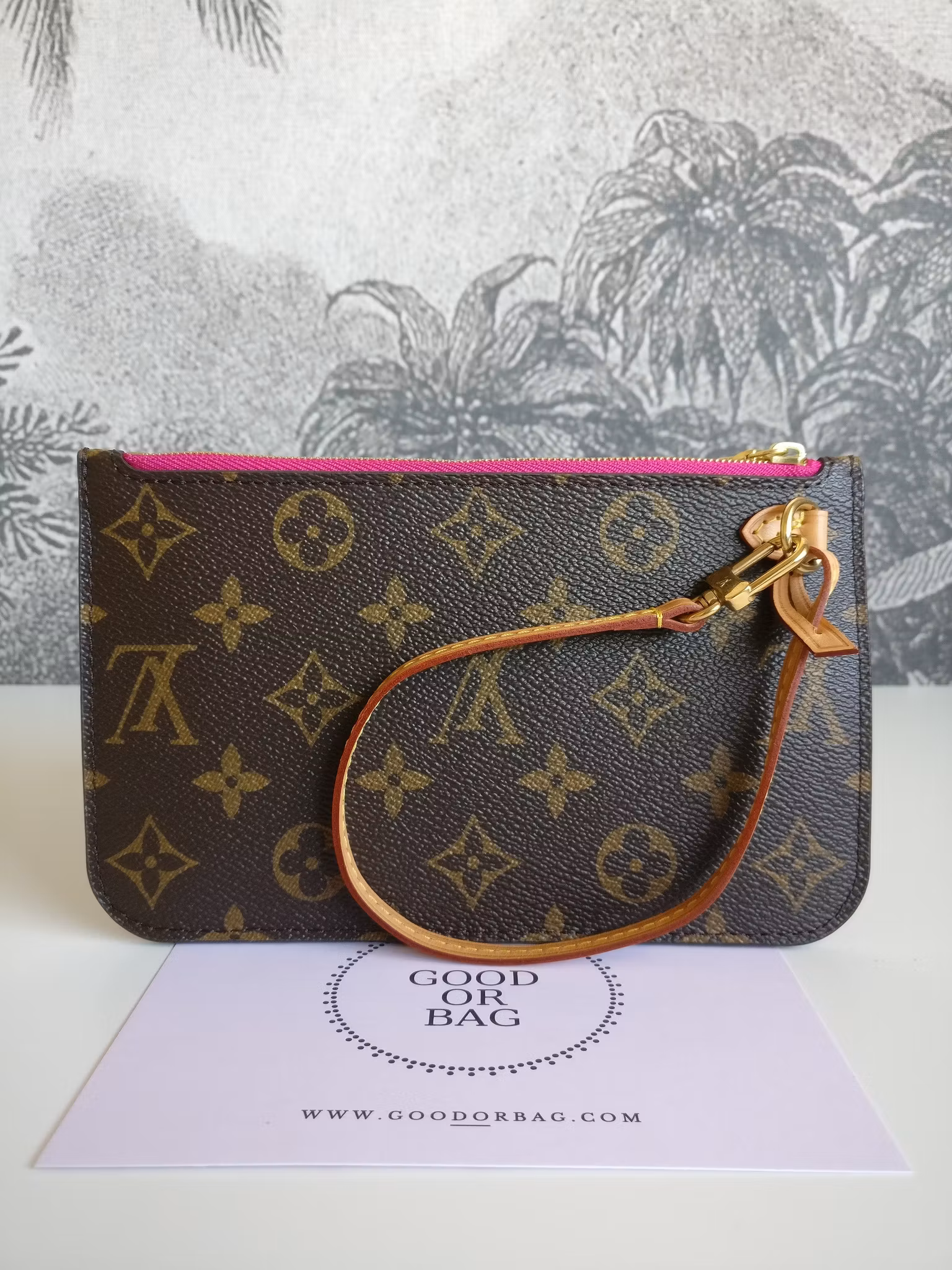 Louis Vuitton Neverfull PM pochette