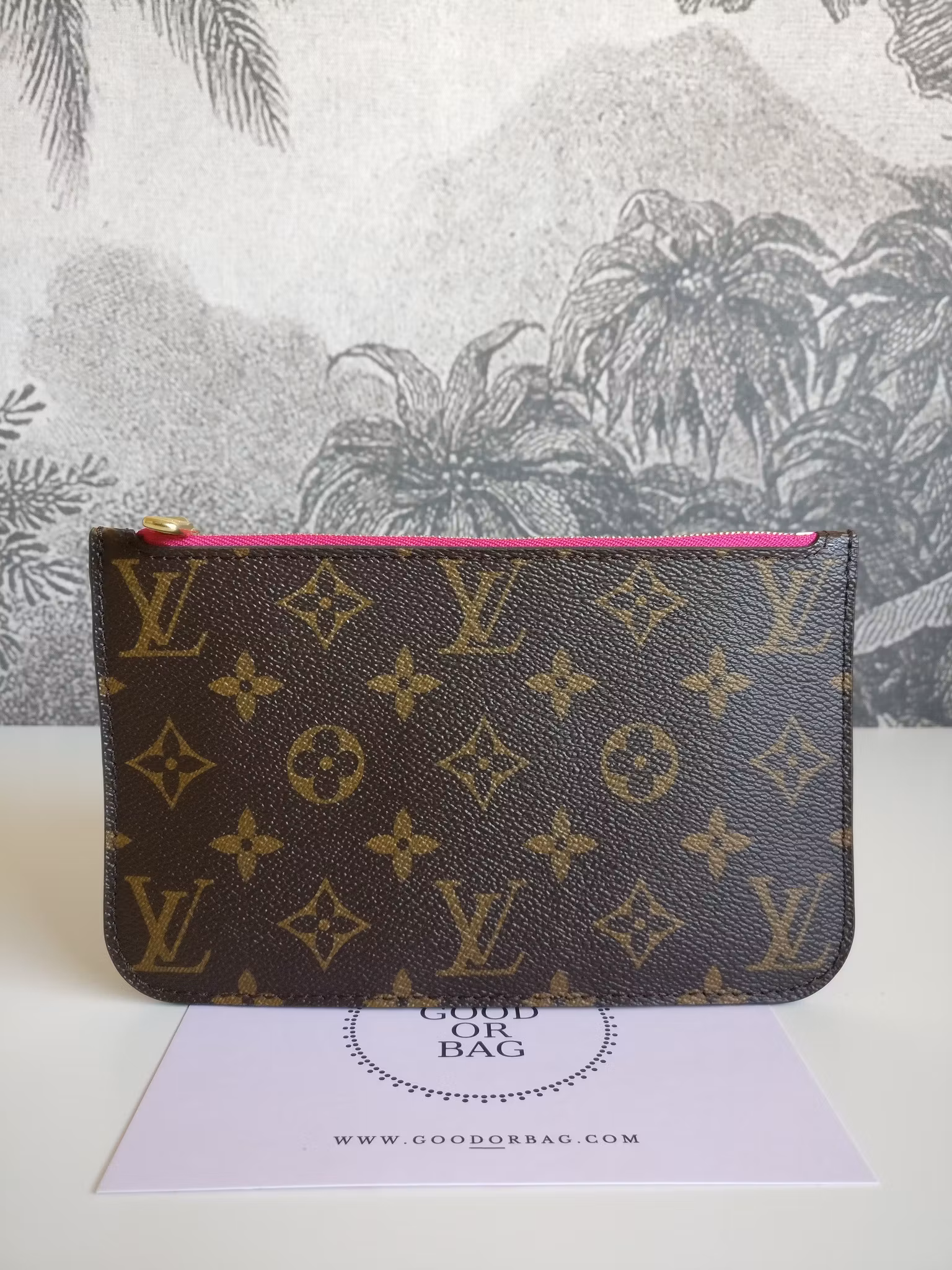 Louis Vuitton Neverfull PM pochette