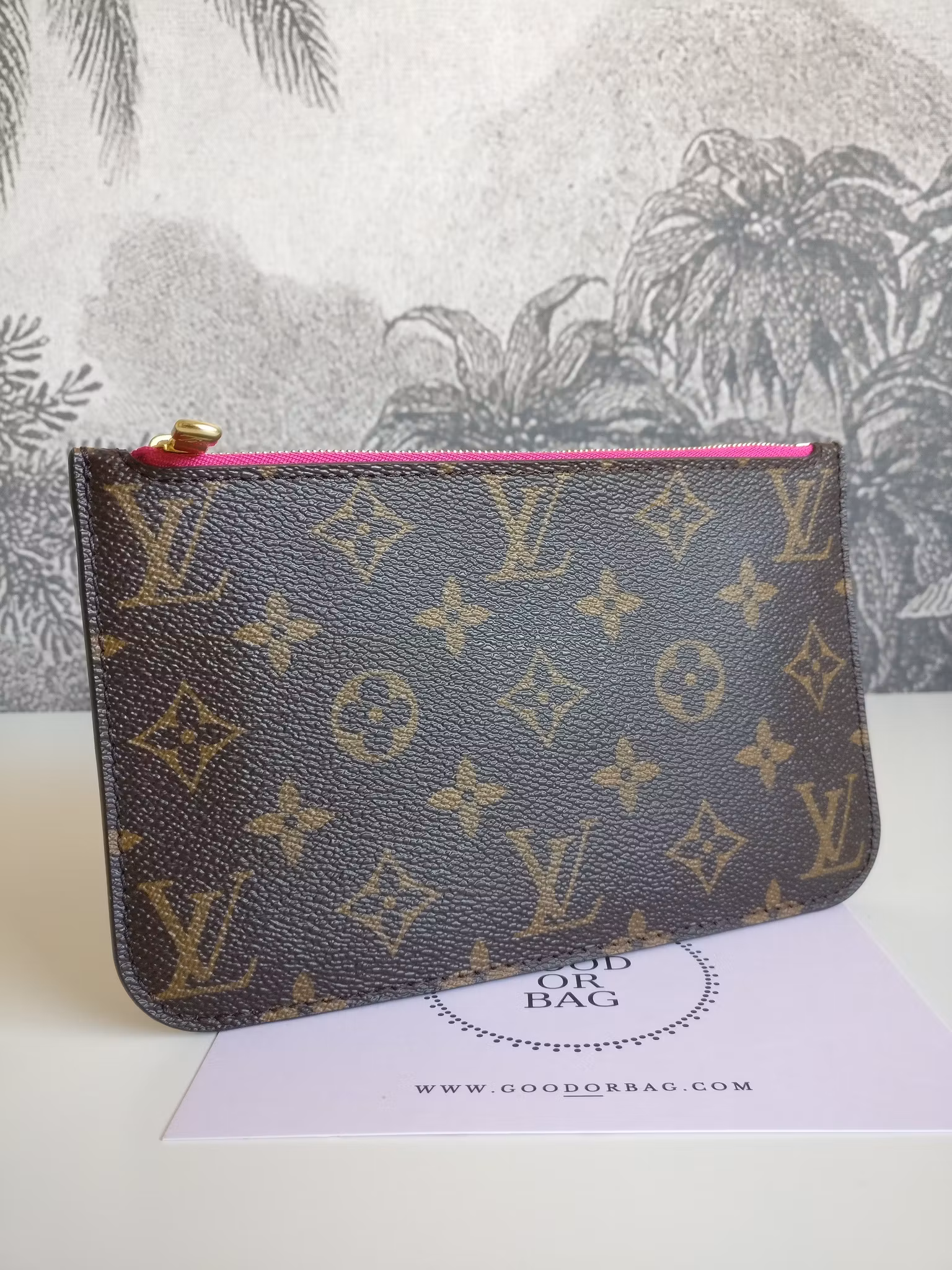 Louis Vuitton Neverfull PM pochette
