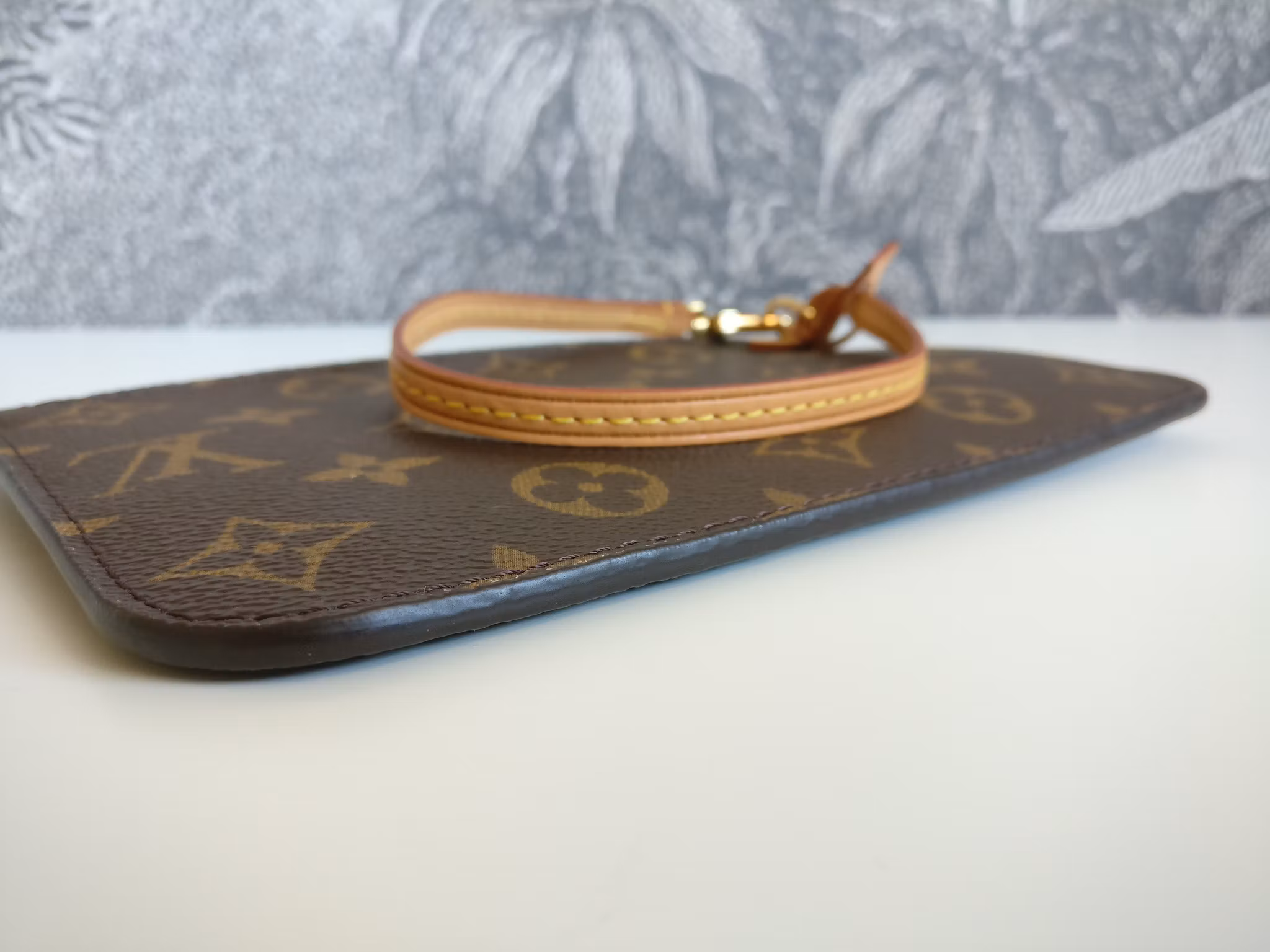 Louis Vuitton Neverfull PM pochette