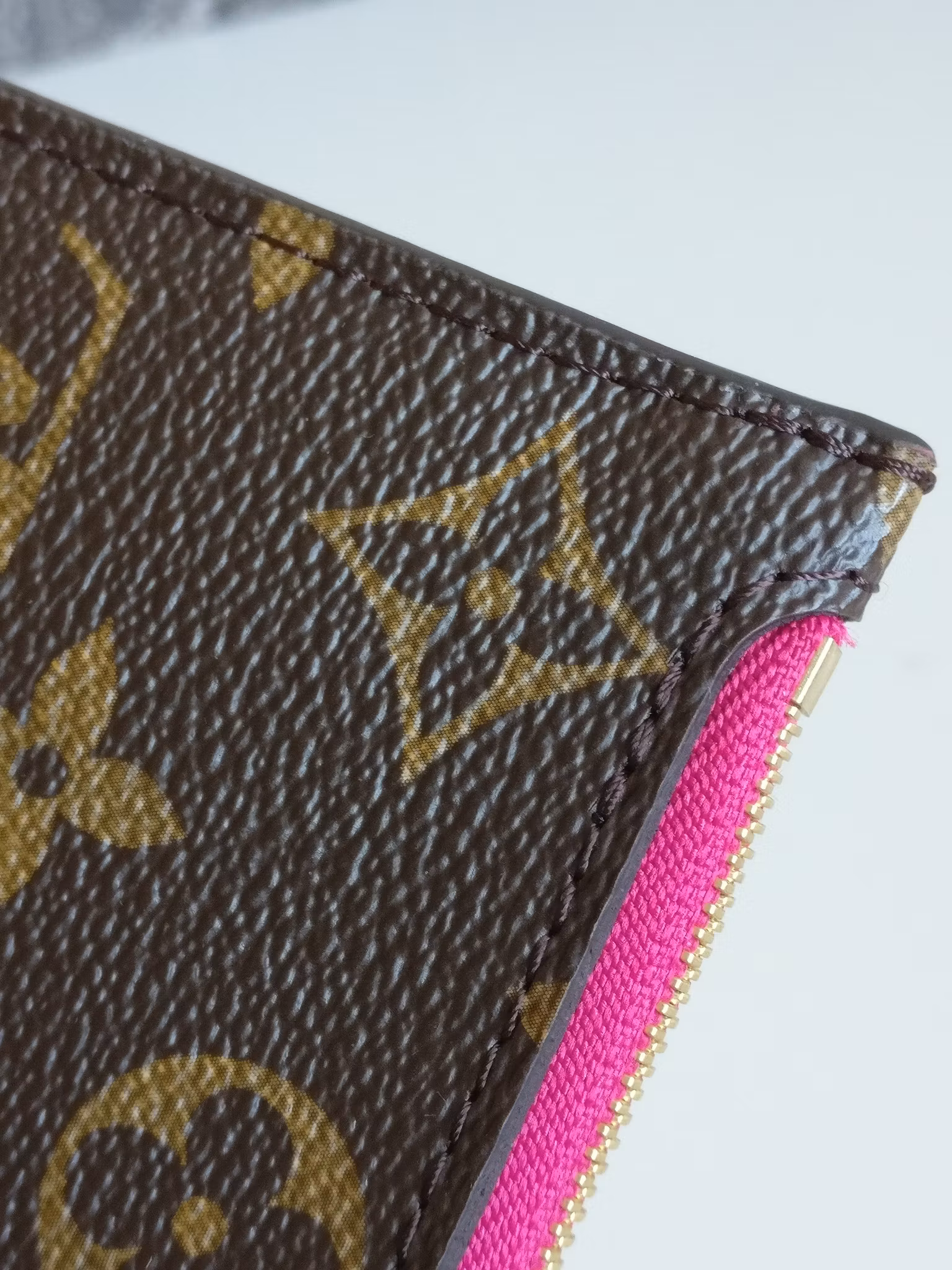 Louis Vuitton Neverfull PM pochette