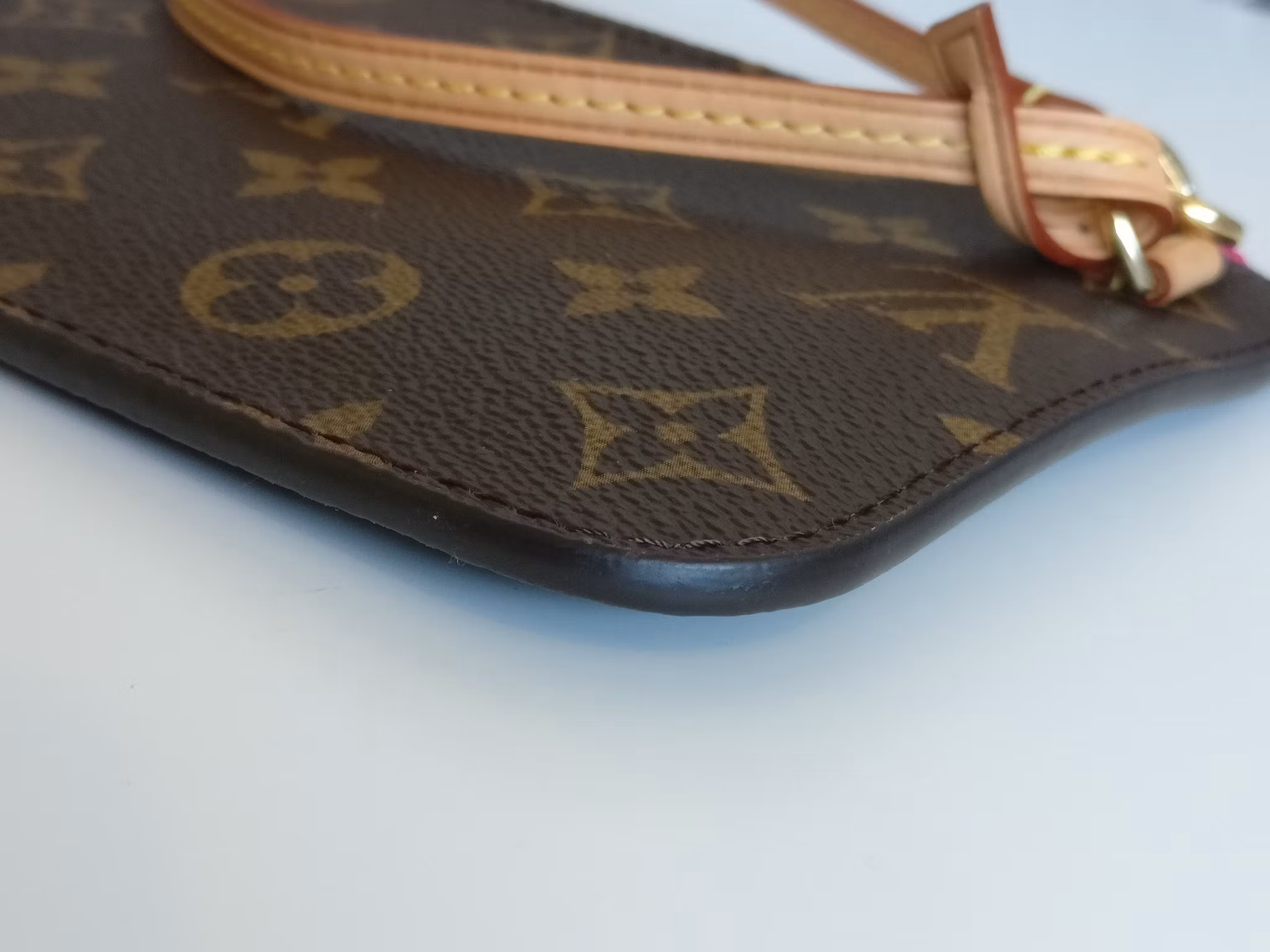 Louis Vuitton Neverfull PM pochette