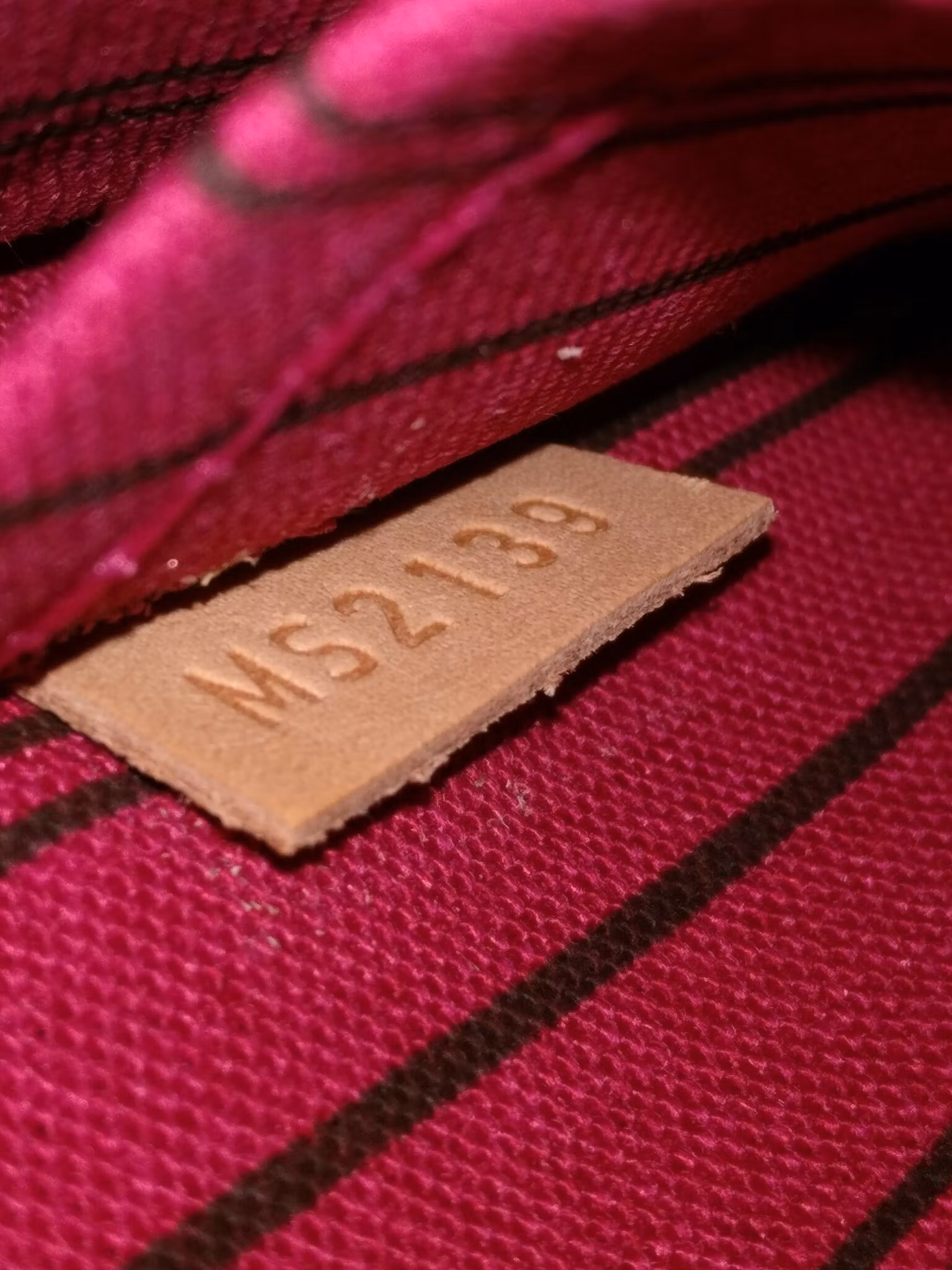 Louis Vuitton Neverfull PM pochette