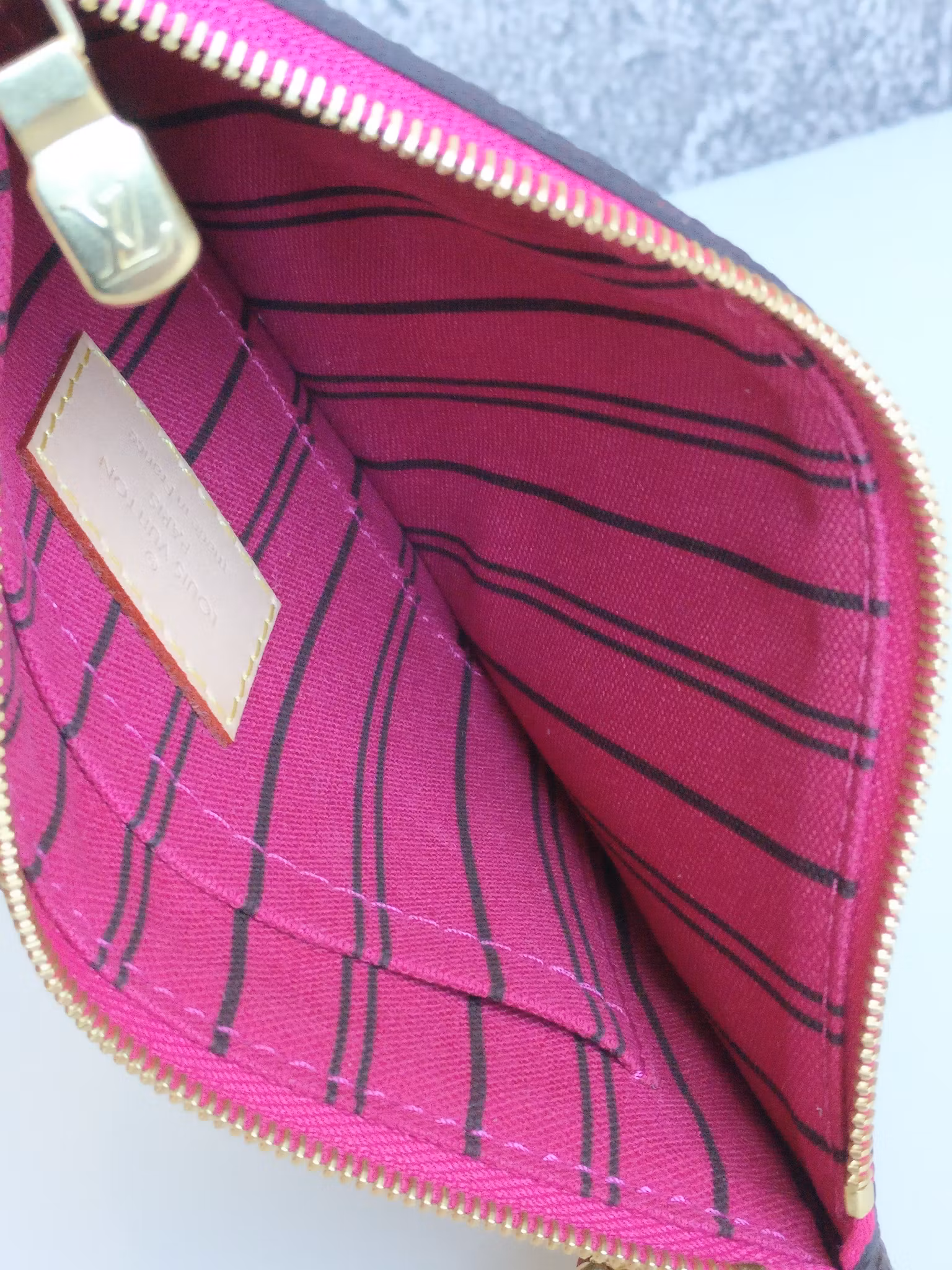 Louis Vuitton Neverfull PM pochette