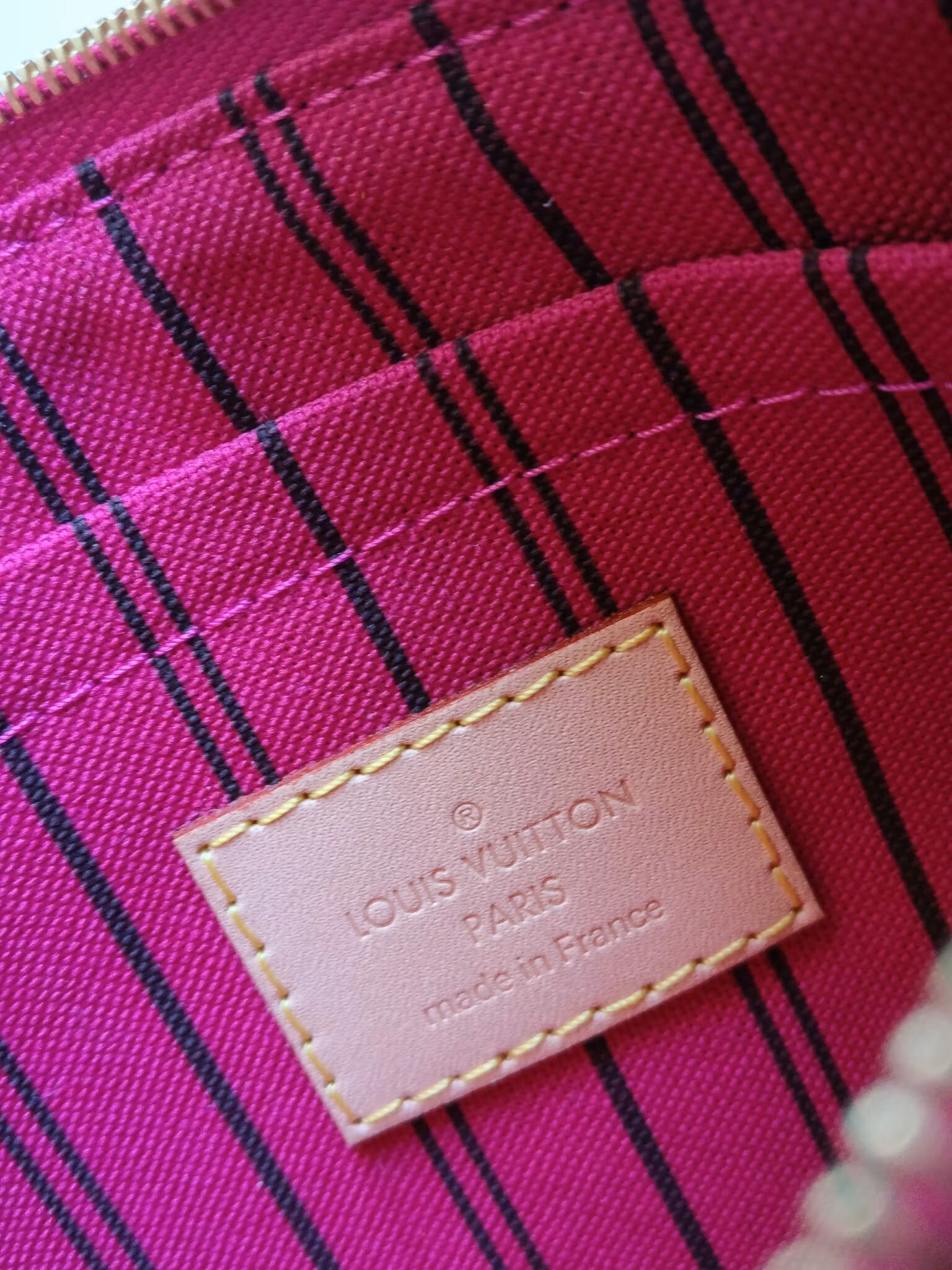 Louis Vuitton Neverfull PM pochette