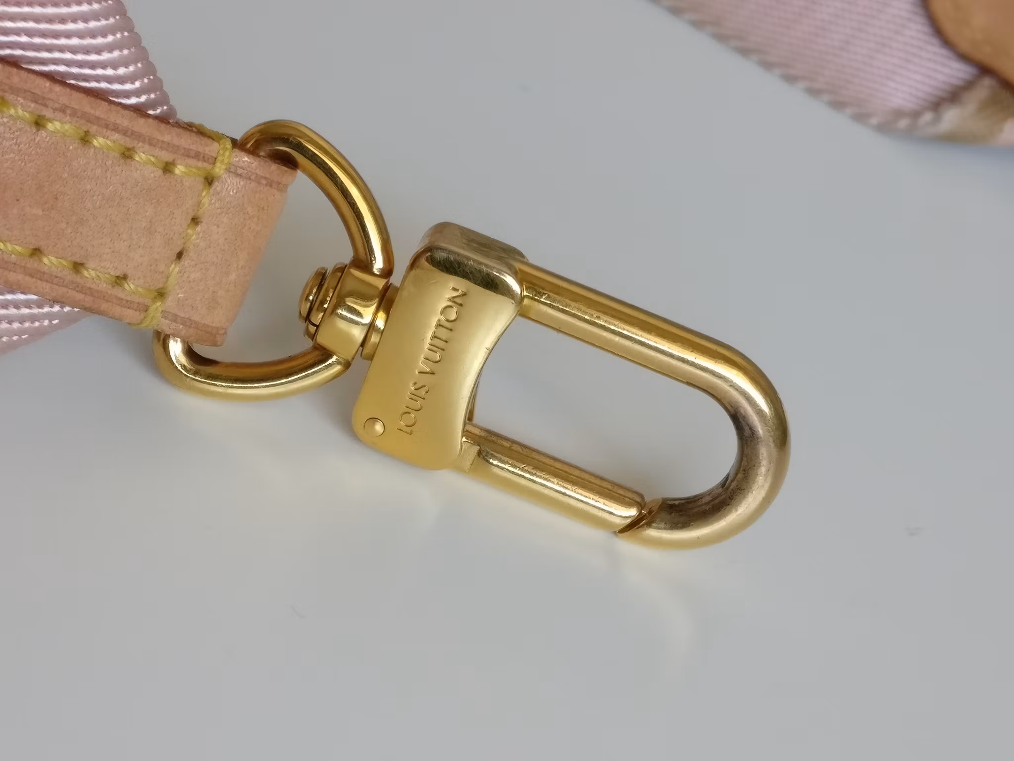 Louis Vuitton Jacquard bandouliere strap pink