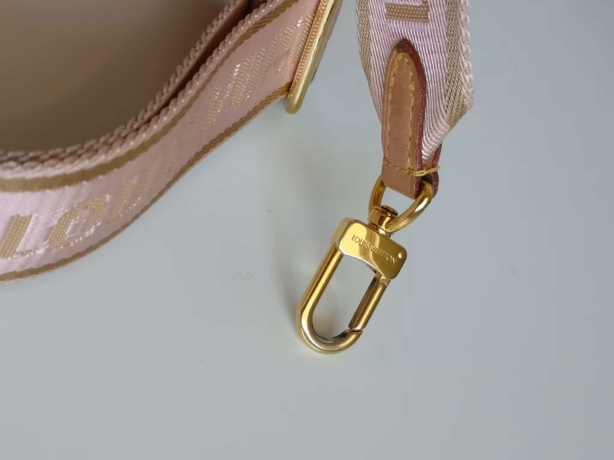 Louis Vuitton Jacquard bandouliere strap pink