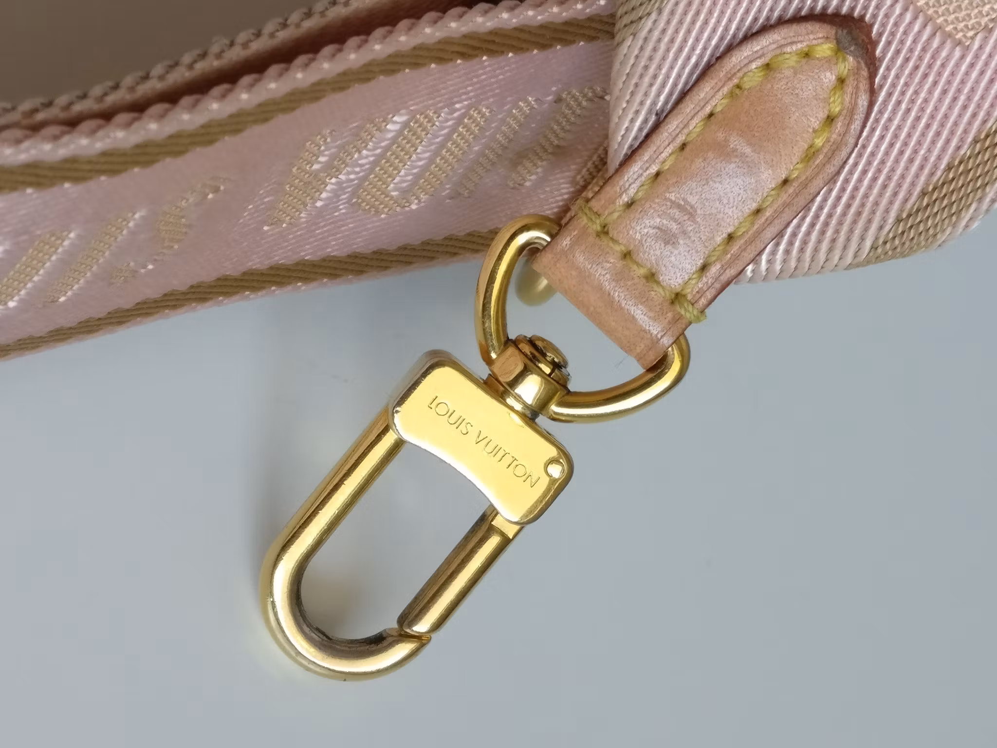 Louis Vuitton Jacquard bandouliere strap pink
