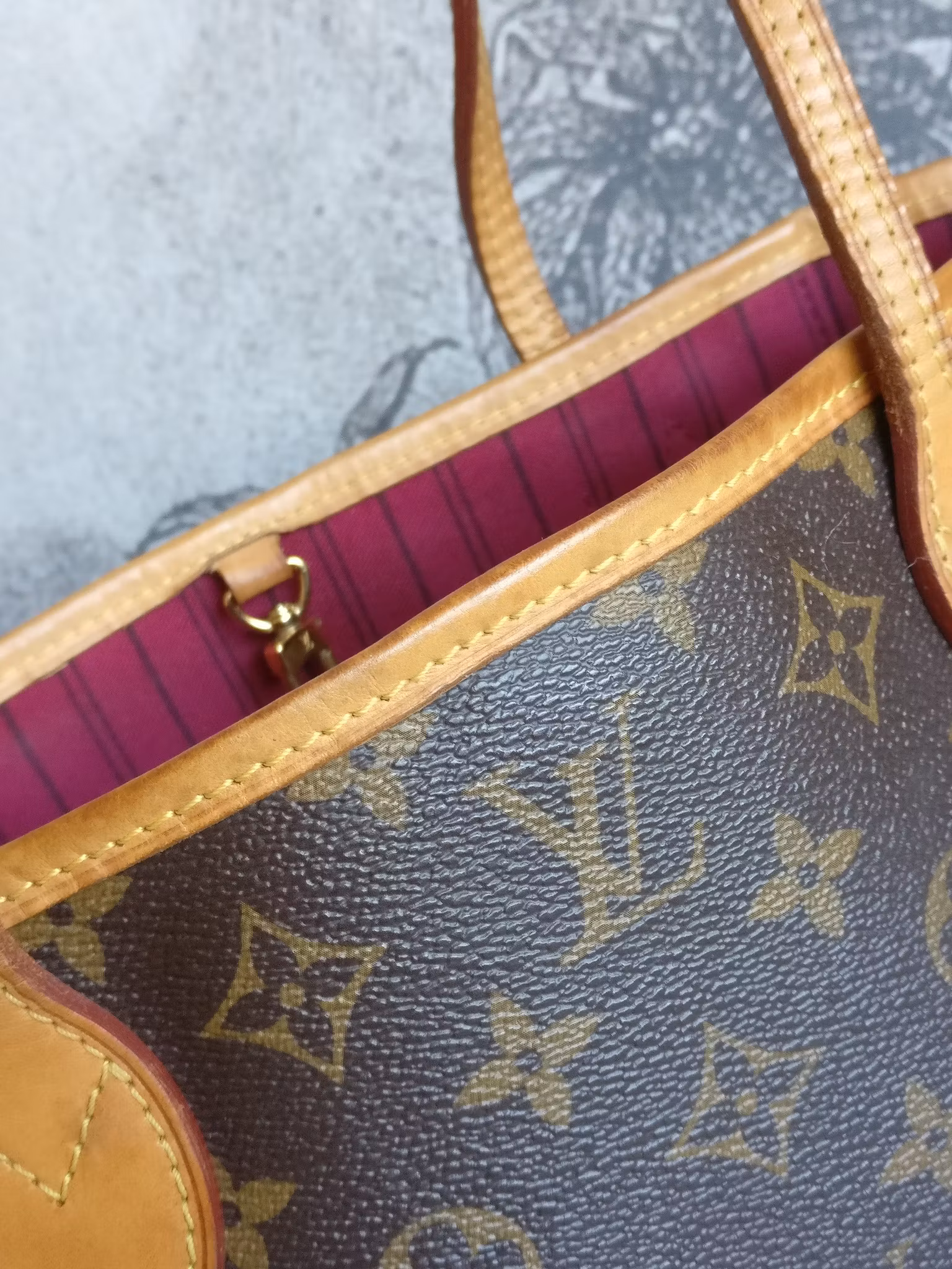 Louis Vuitton Neverfull PM fuchsia