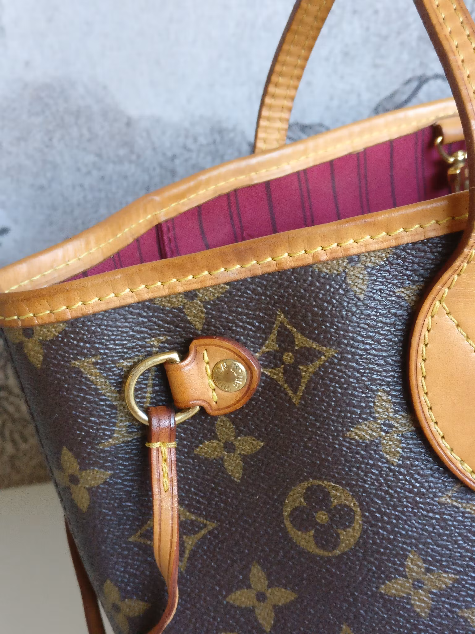 Louis Vuitton Neverfull PM fuchsia