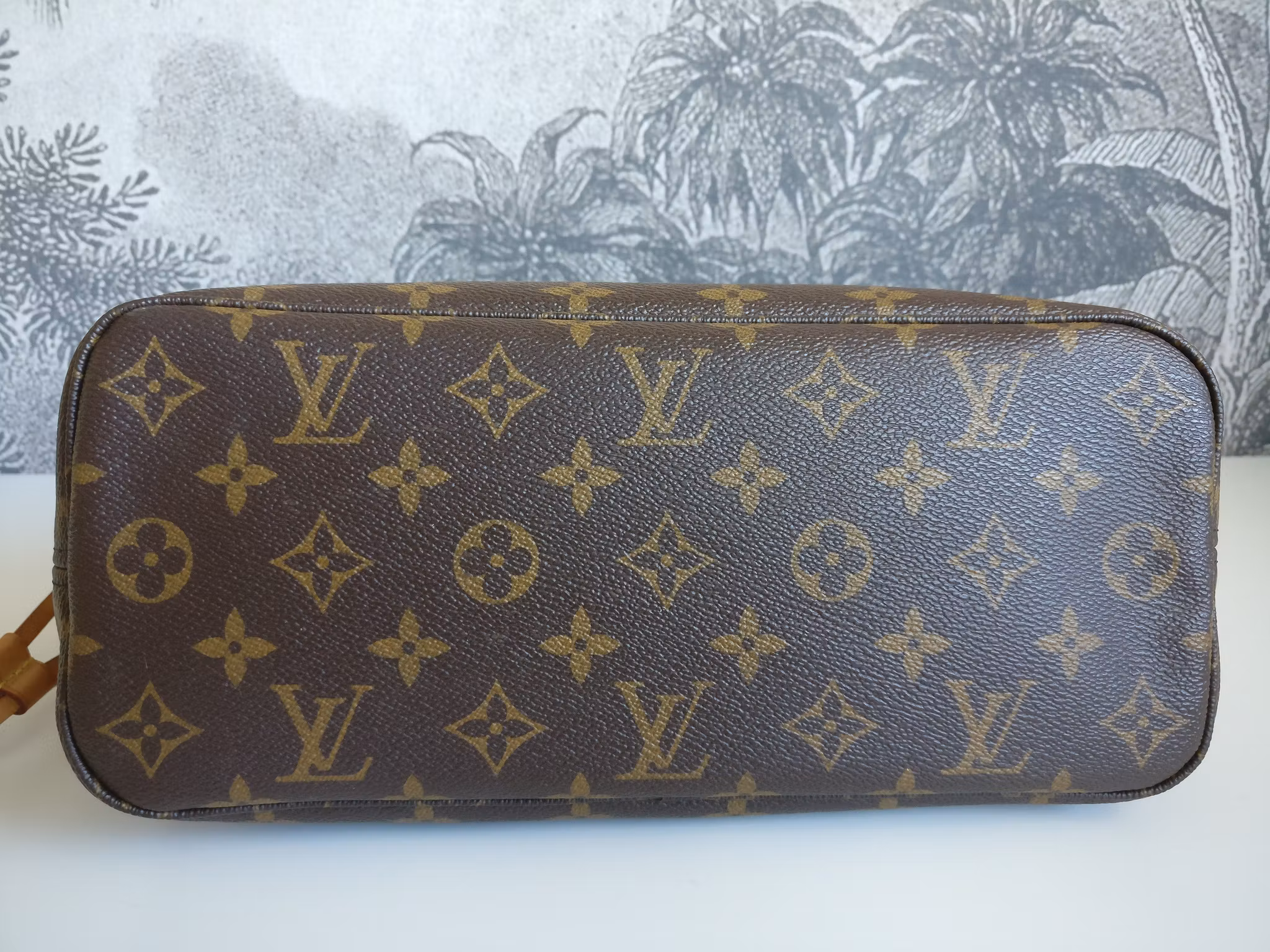 Louis Vuitton Neverfull PM fuchsia