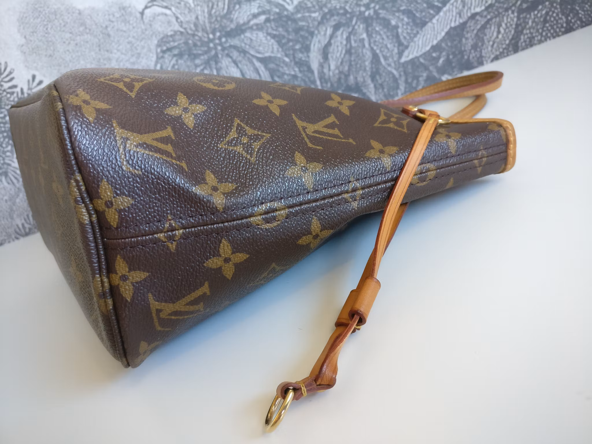 Louis Vuitton Neverfull PM fuchsia