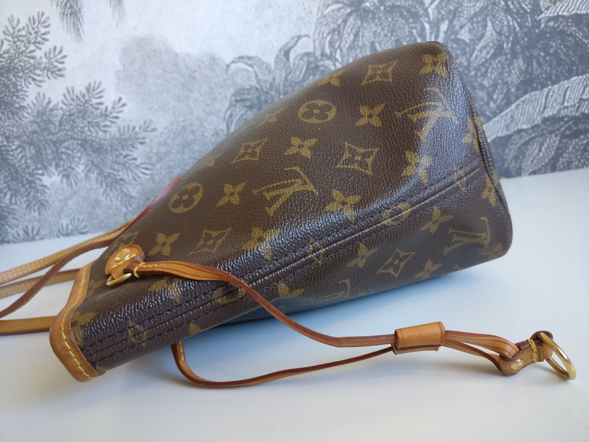 Louis Vuitton Neverfull PM fuchsia