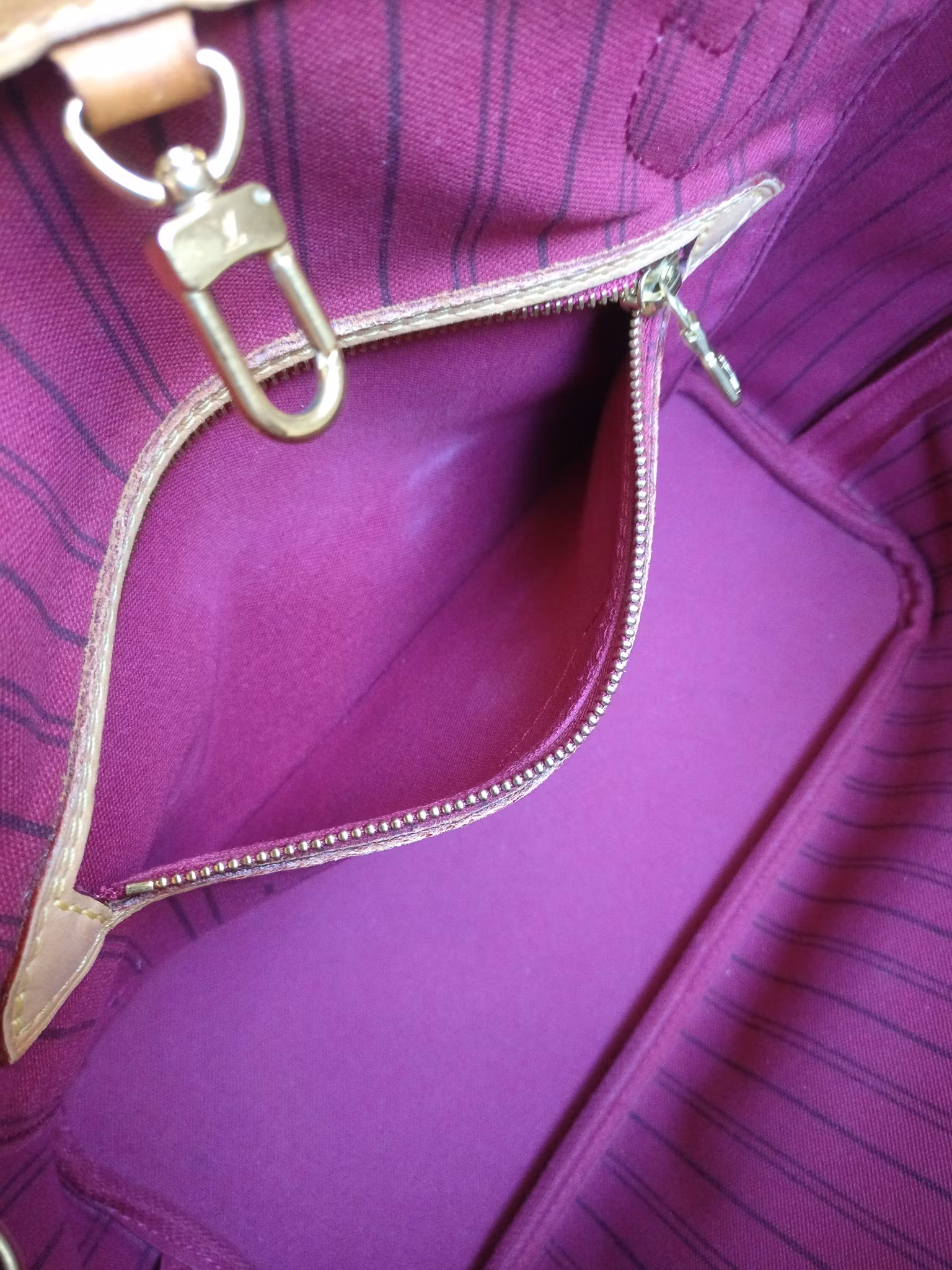 Louis Vuitton Neverfull PM fuchsia