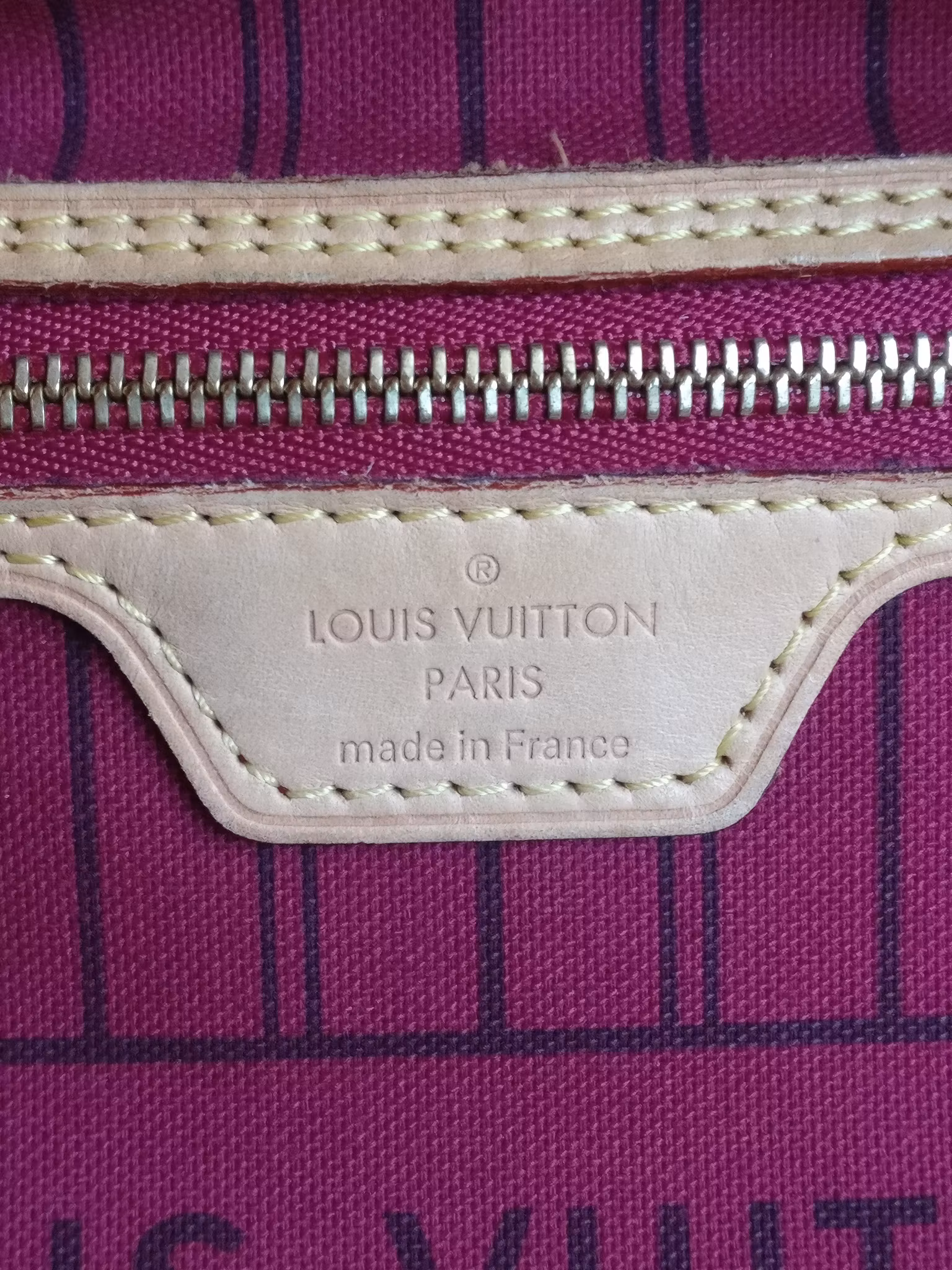Louis Vuitton Neverfull PM fuchsia