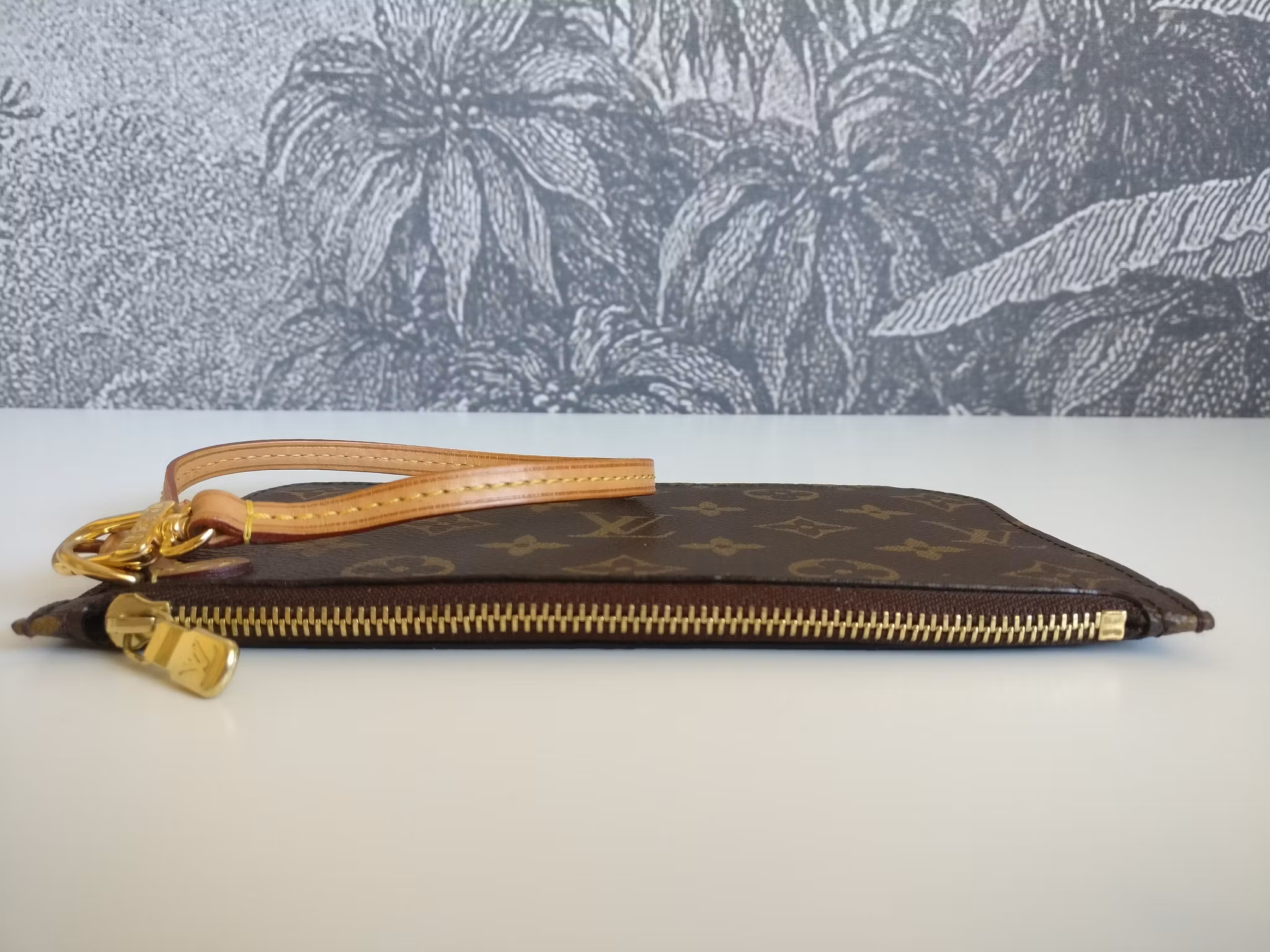 Louis Vuitton Neverfull PM pouch