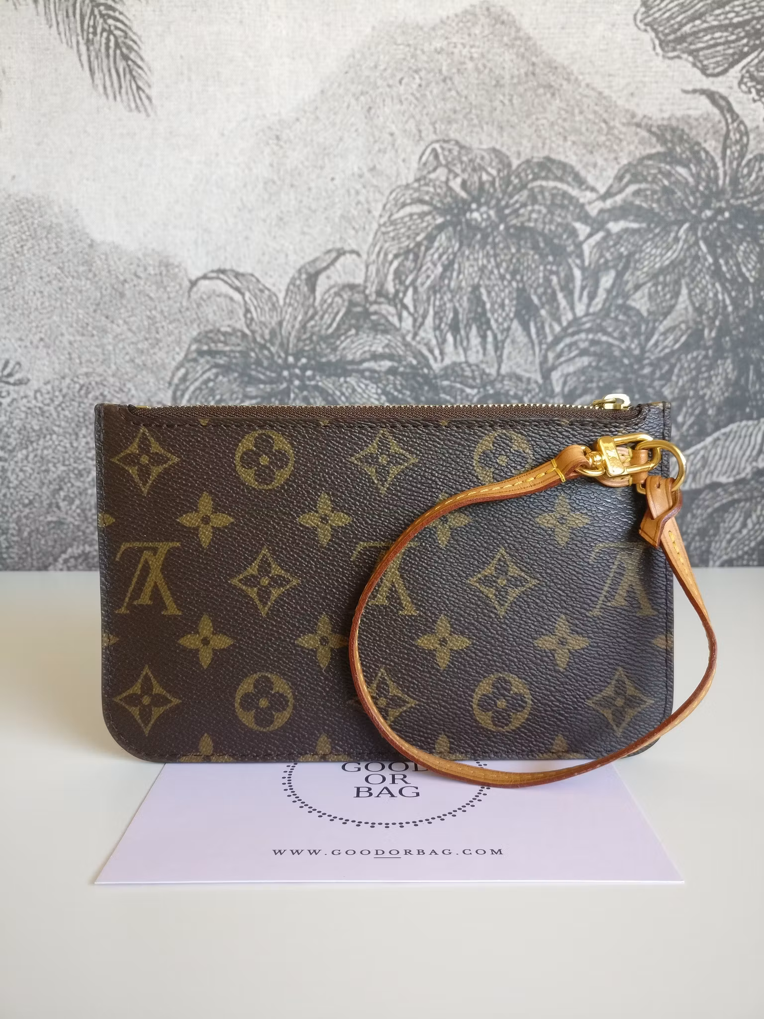 Louis Vuitton Neverfull PM pouch