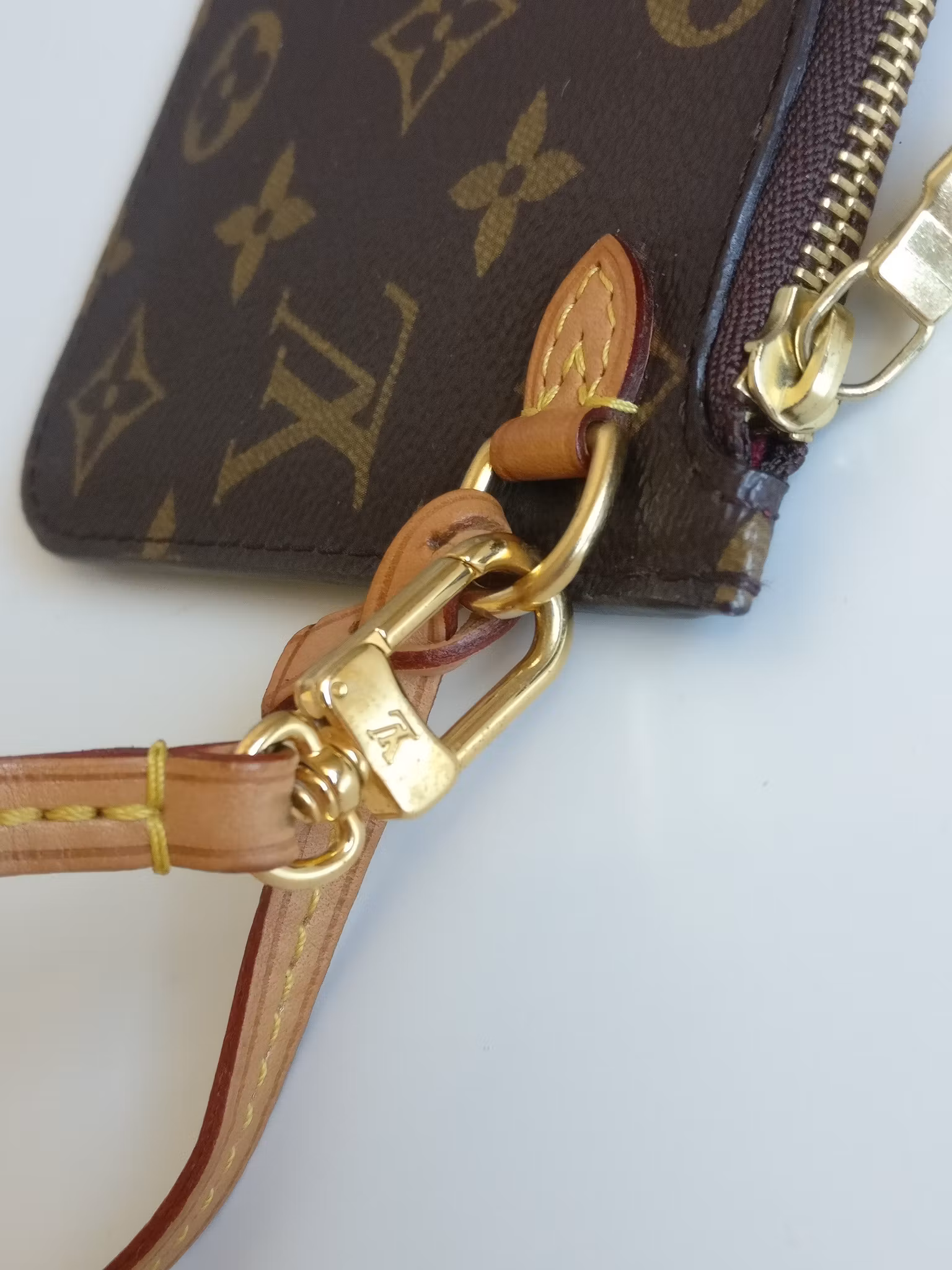 Louis Vuitton Neverfull PM pouch