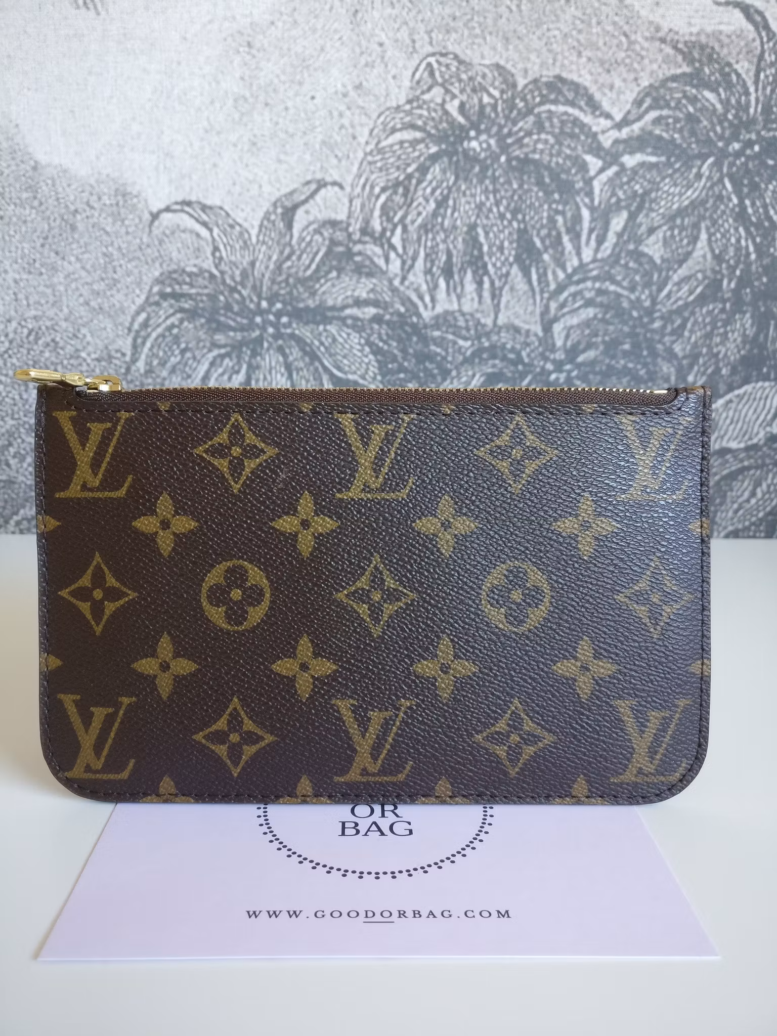 Louis Vuitton Neverfull PM pouch