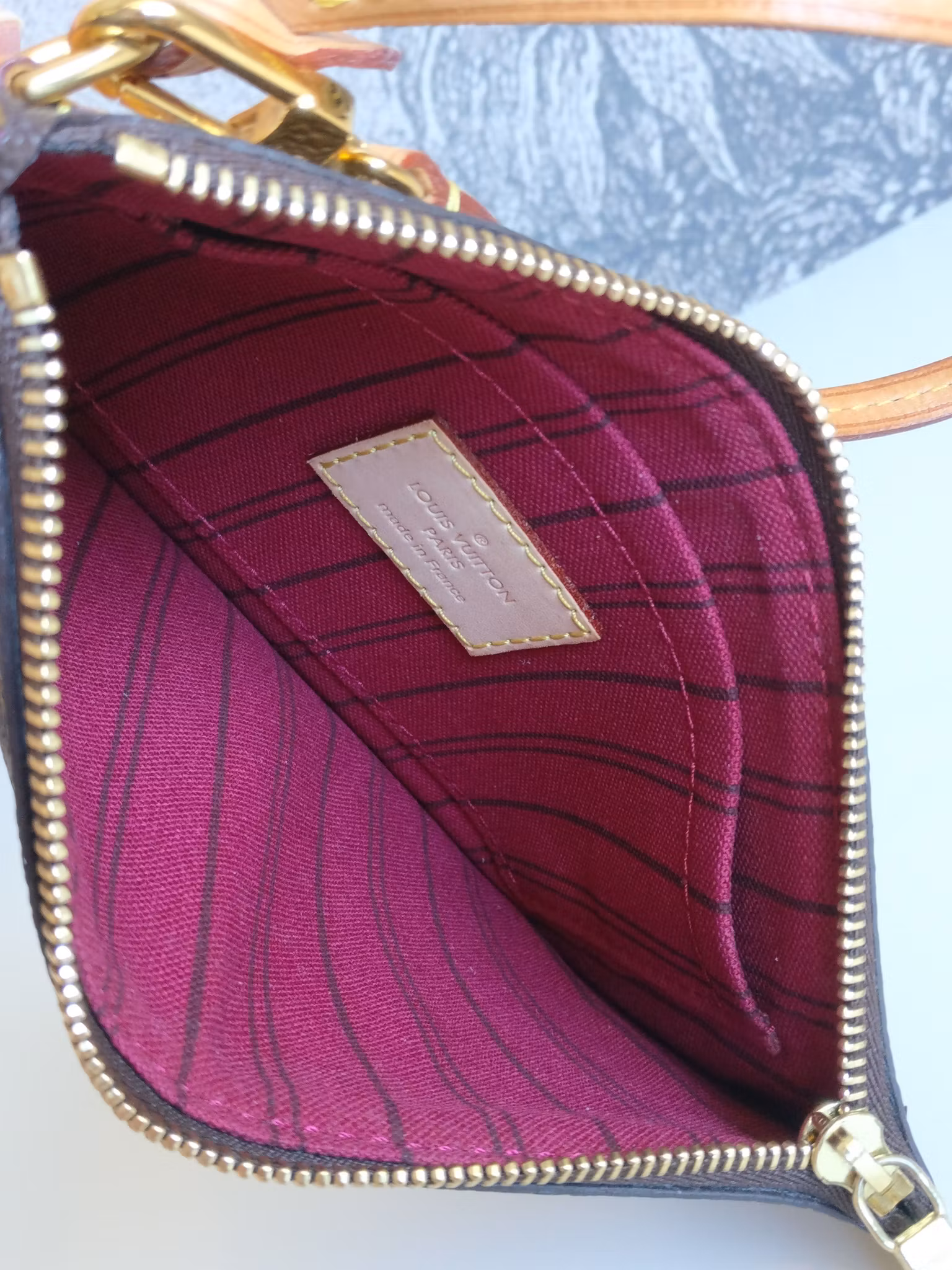 Louis Vuitton Neverfull PM pouch