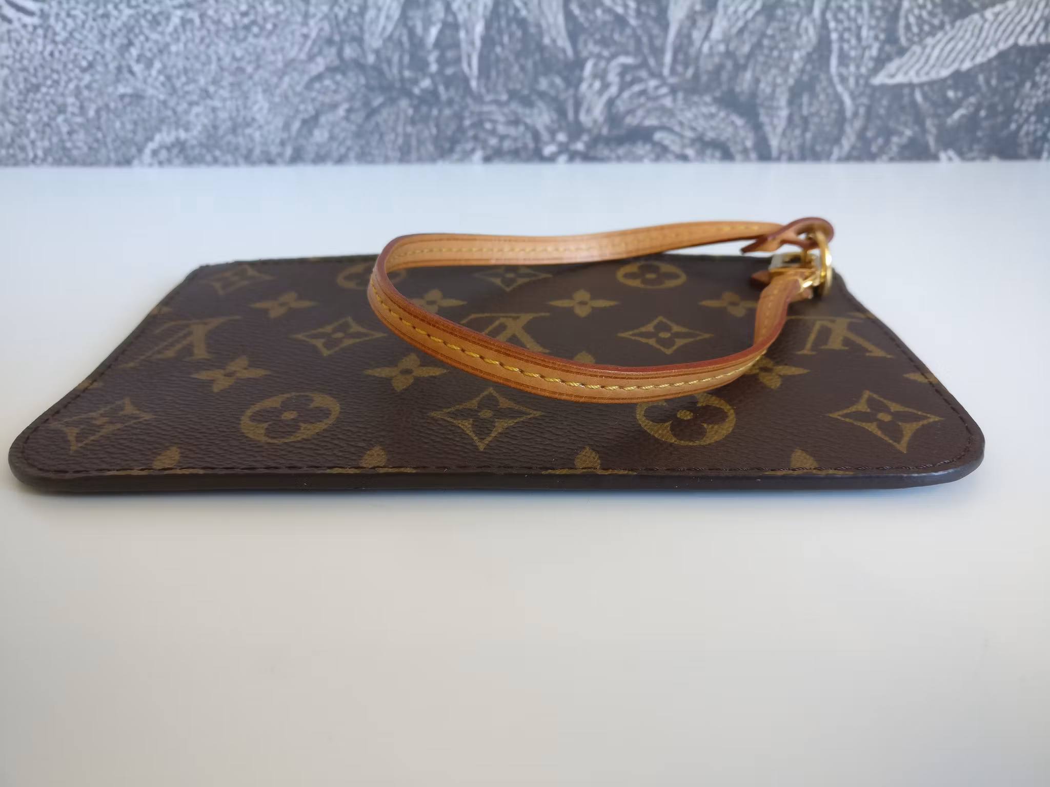 Louis Vuitton Neverfull PM pouch