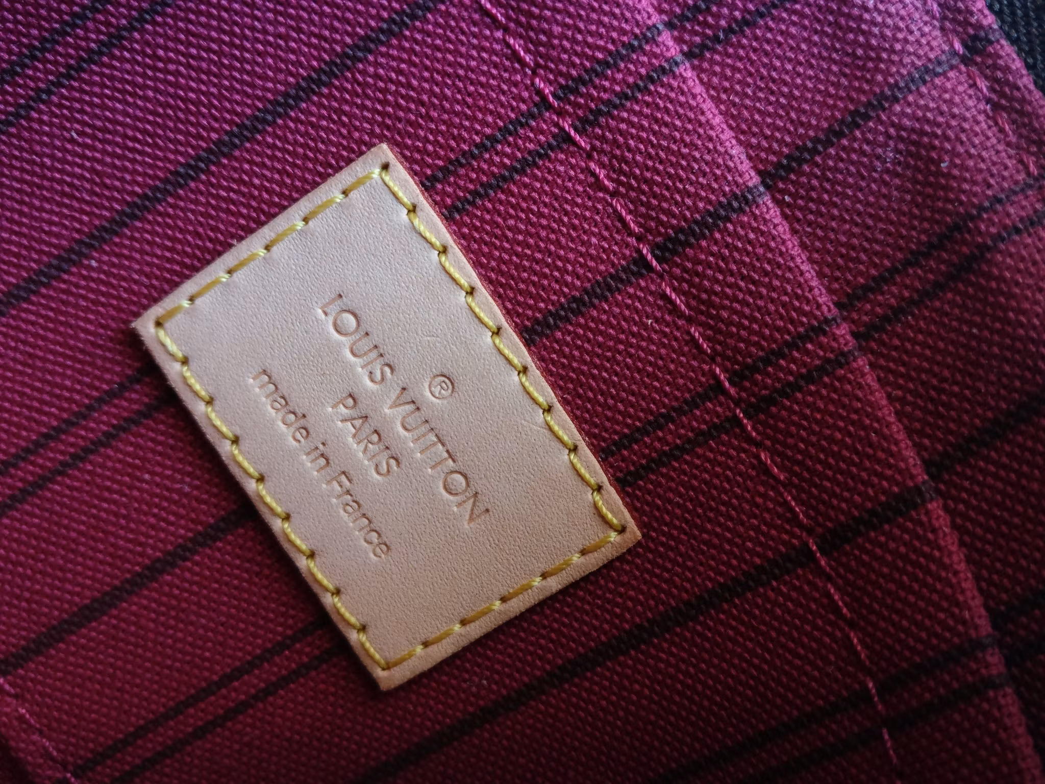 Louis Vuitton Neverfull PM pouch