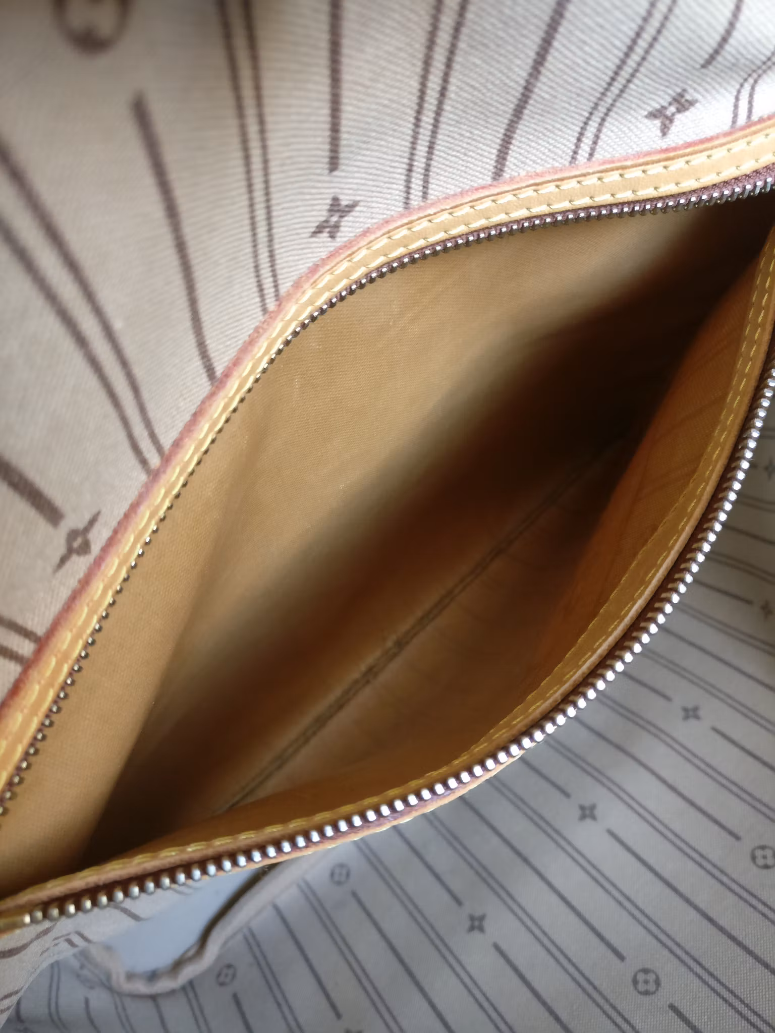 Louis Vuitton Neverfull MM monogram