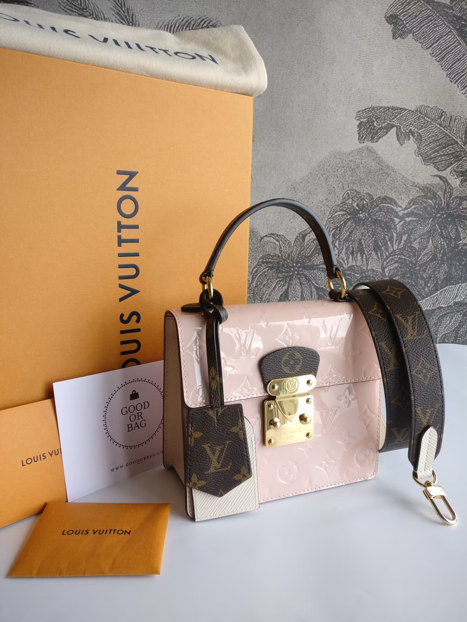 Louis Vuitton Spring Street Vernis NM pink