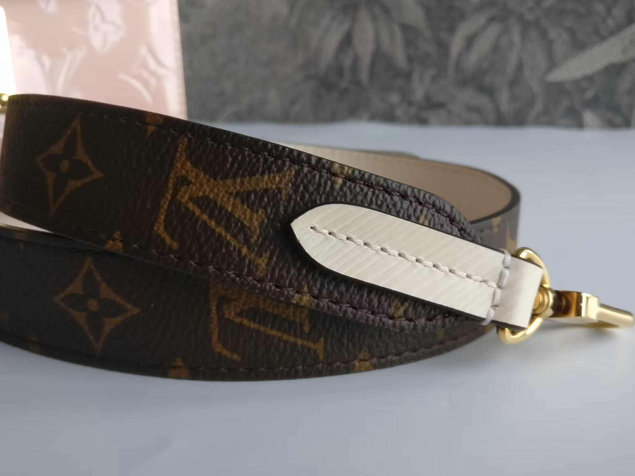 Louis Vuitton Spring Street Vernis NM pink