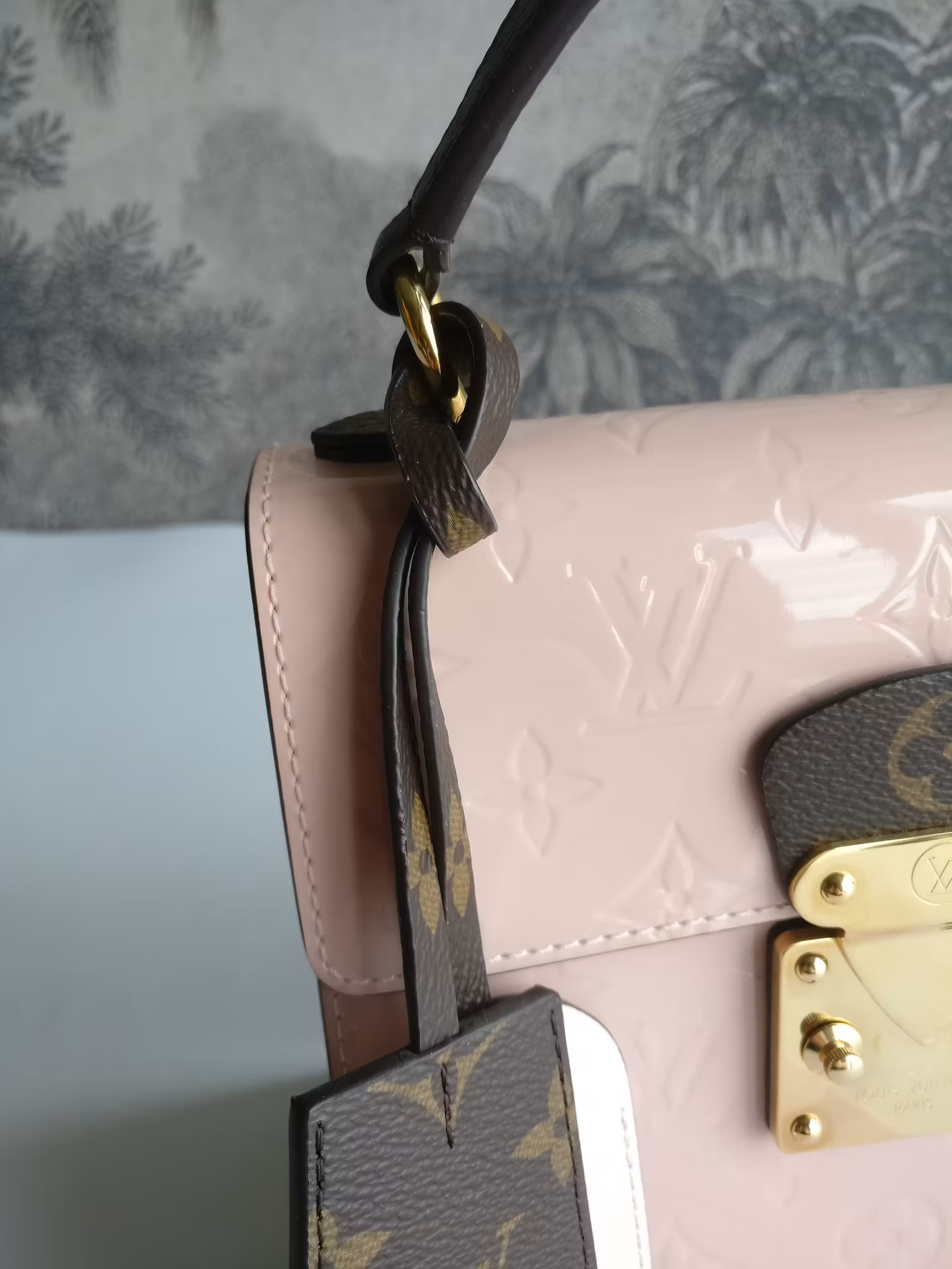 Louis Vuitton Spring Street Vernis NM pink